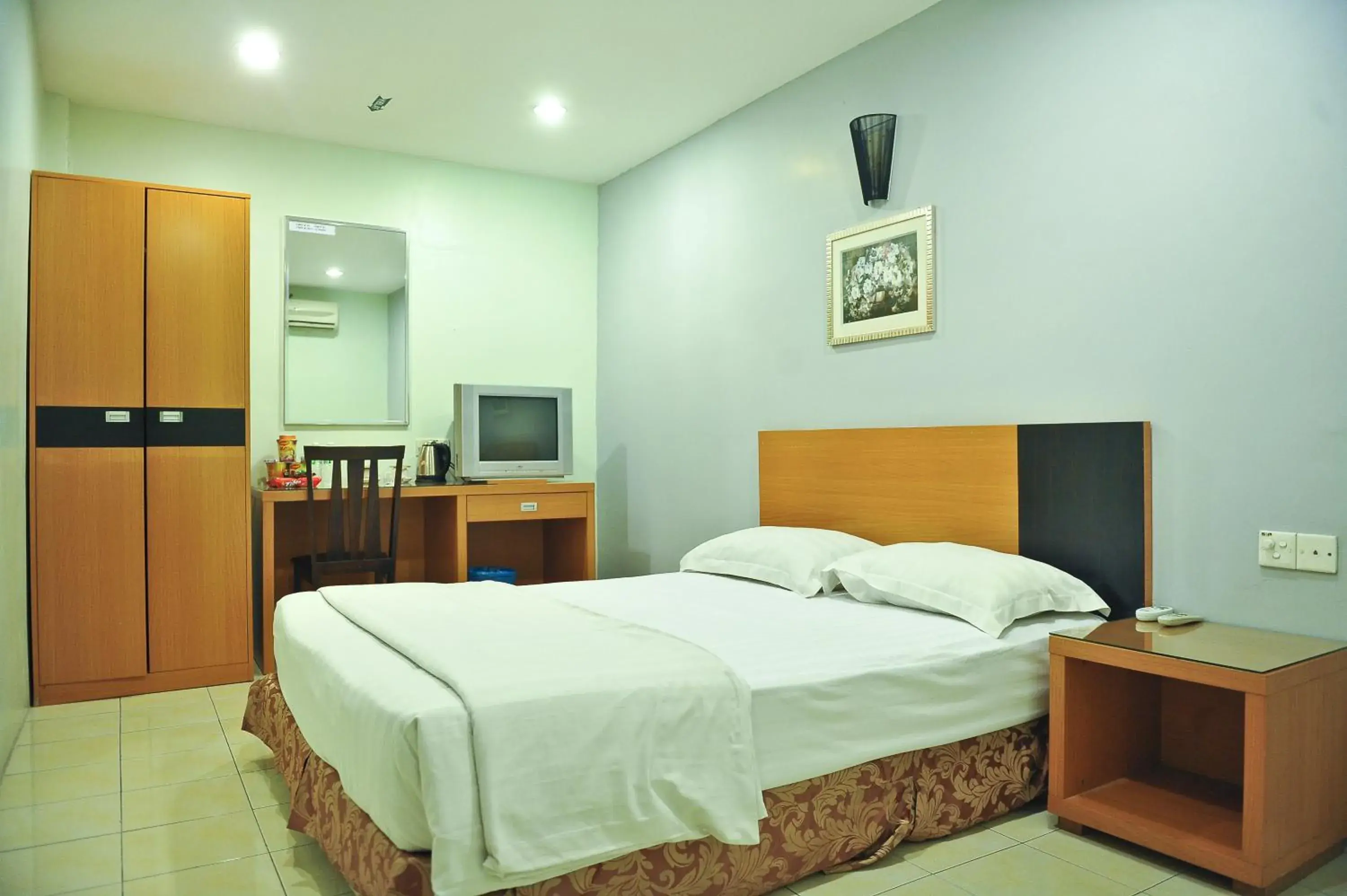 Standard Queen Room in Hotel Centum Standard Queen Room in Hotel Centum