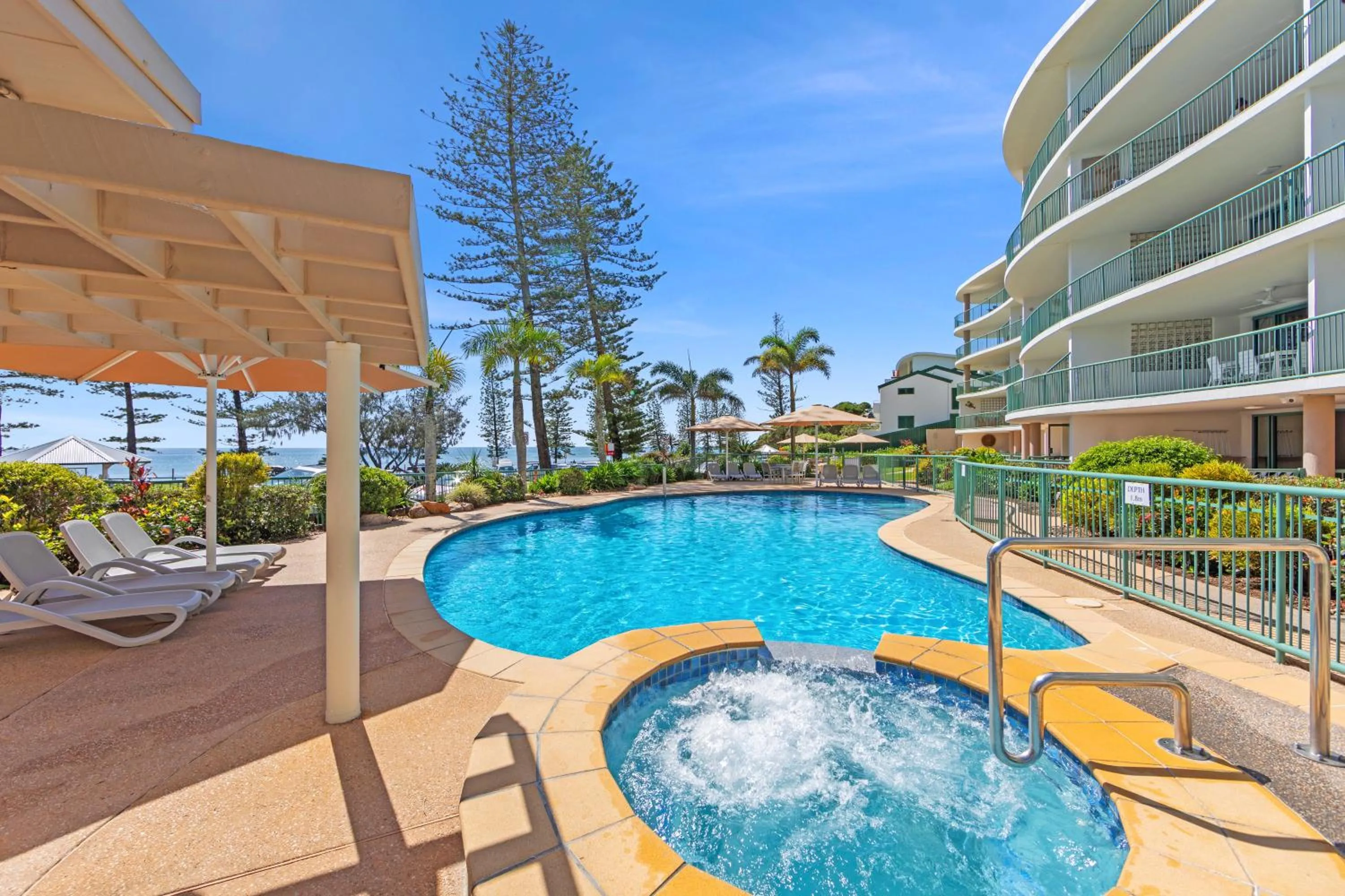 Swimming pool in The Norfolks on Moffat Beach
