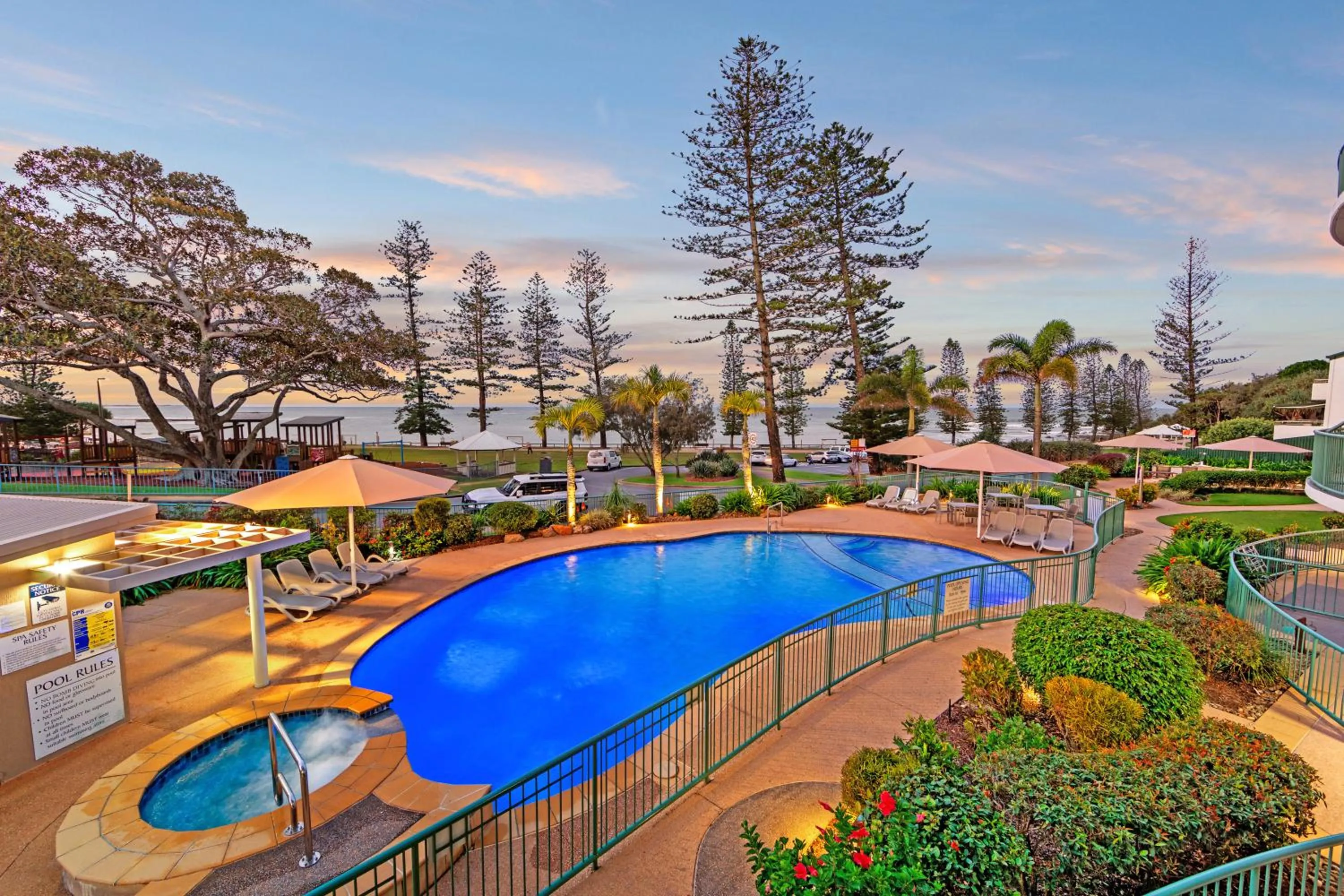 Swimming pool in The Norfolks on Moffat Beach