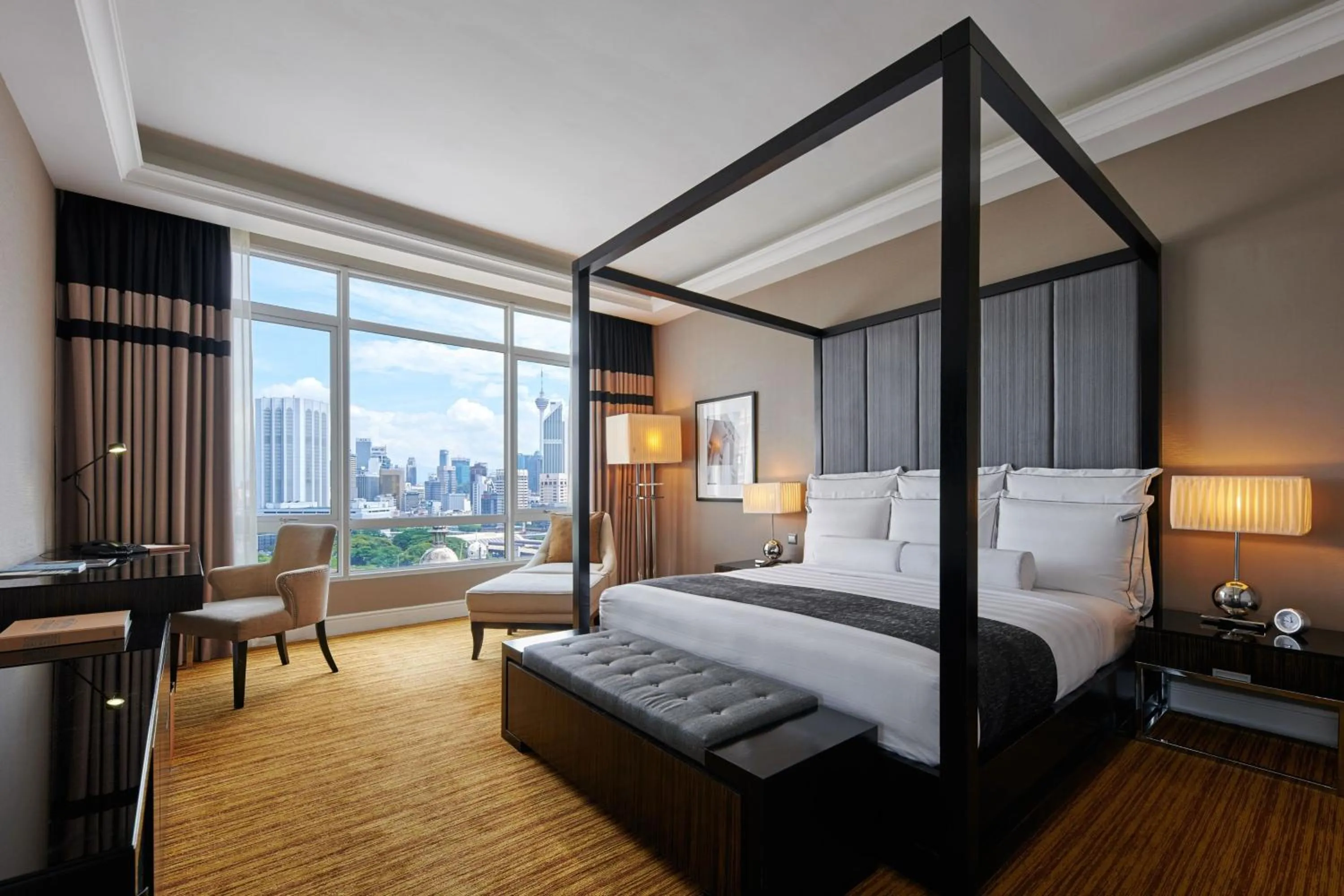 Bedroom, Bed in The Majestic Hotel Kuala Lumpur, Autograph Collection