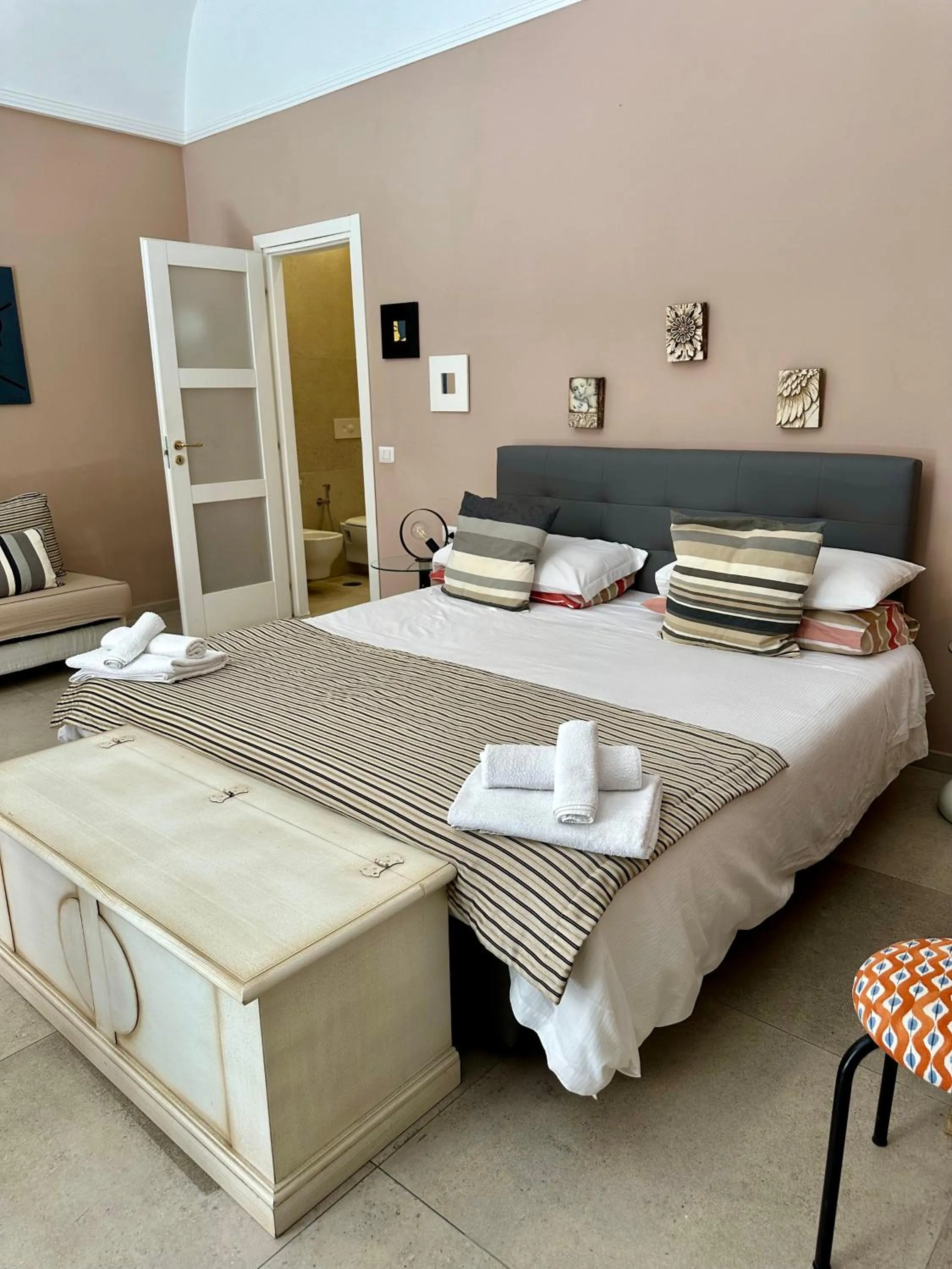 Bedroom, Bed in Martucci 83