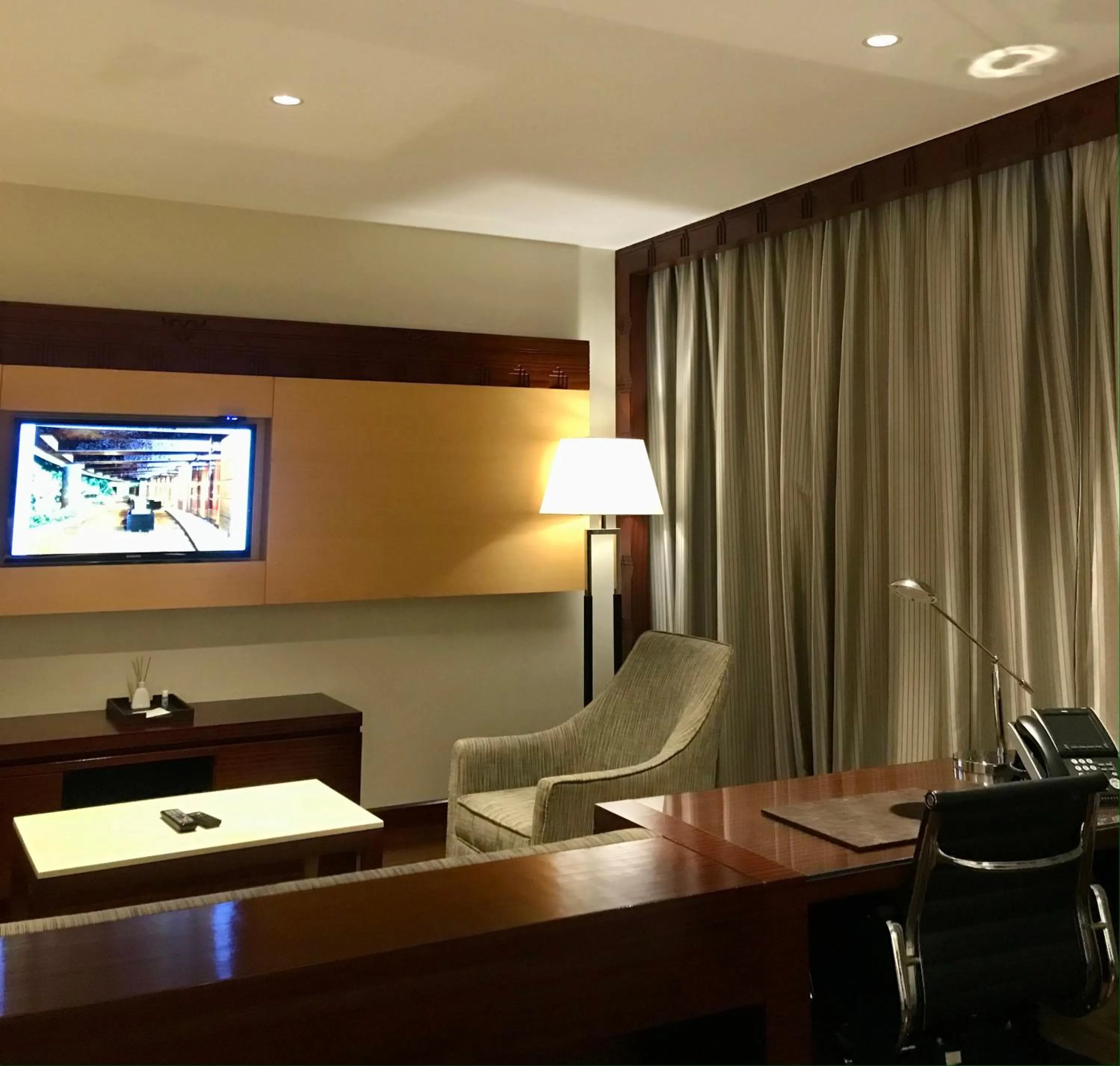 TV and multimedia in Crowne Plaza Kochi by IHG