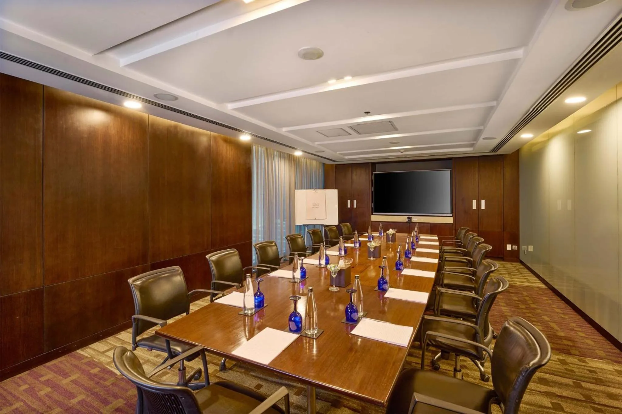 Meeting/conference room in Crowne Plaza Kochi by IHG