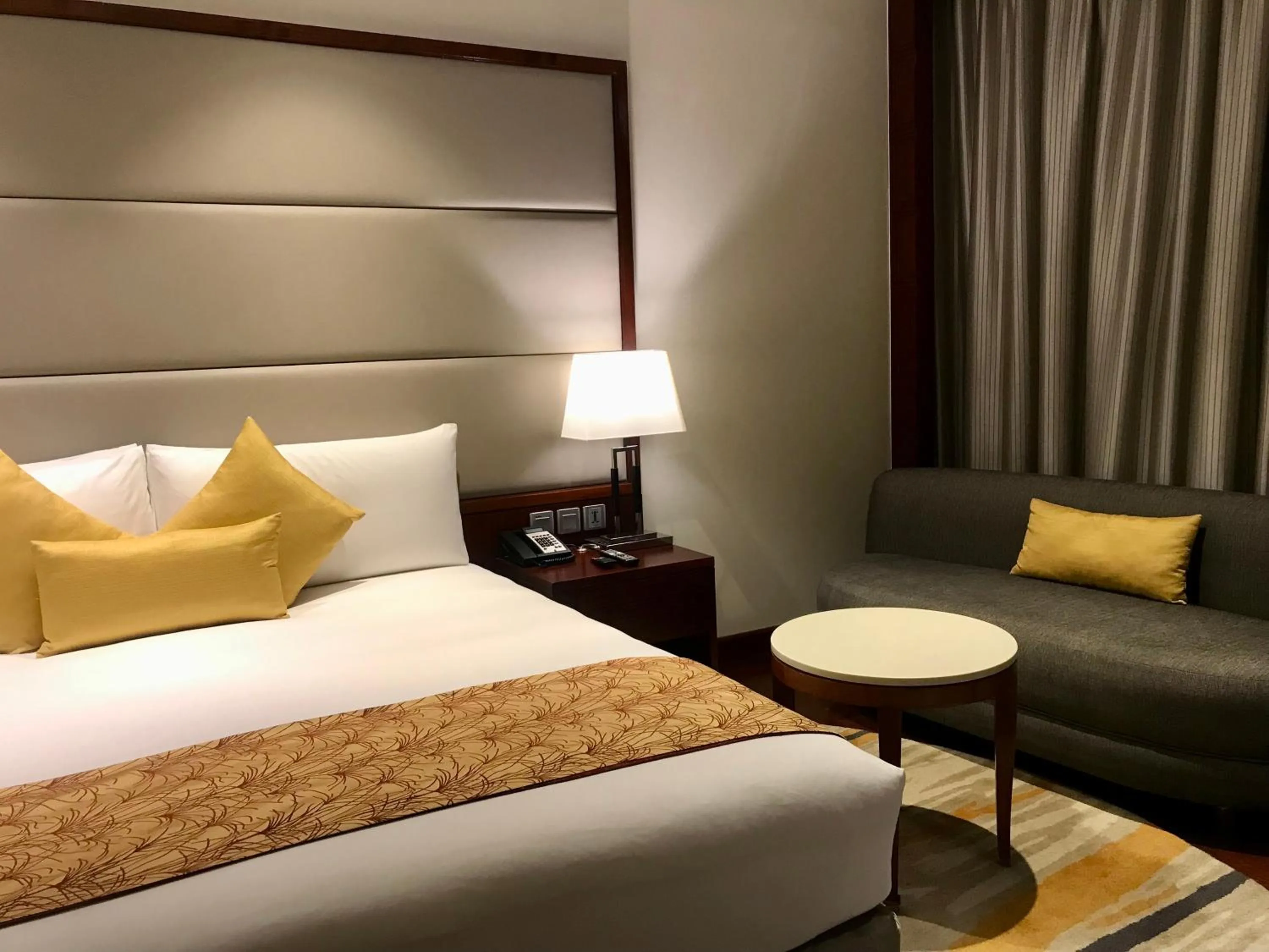 Bed in Crowne Plaza Kochi by IHG