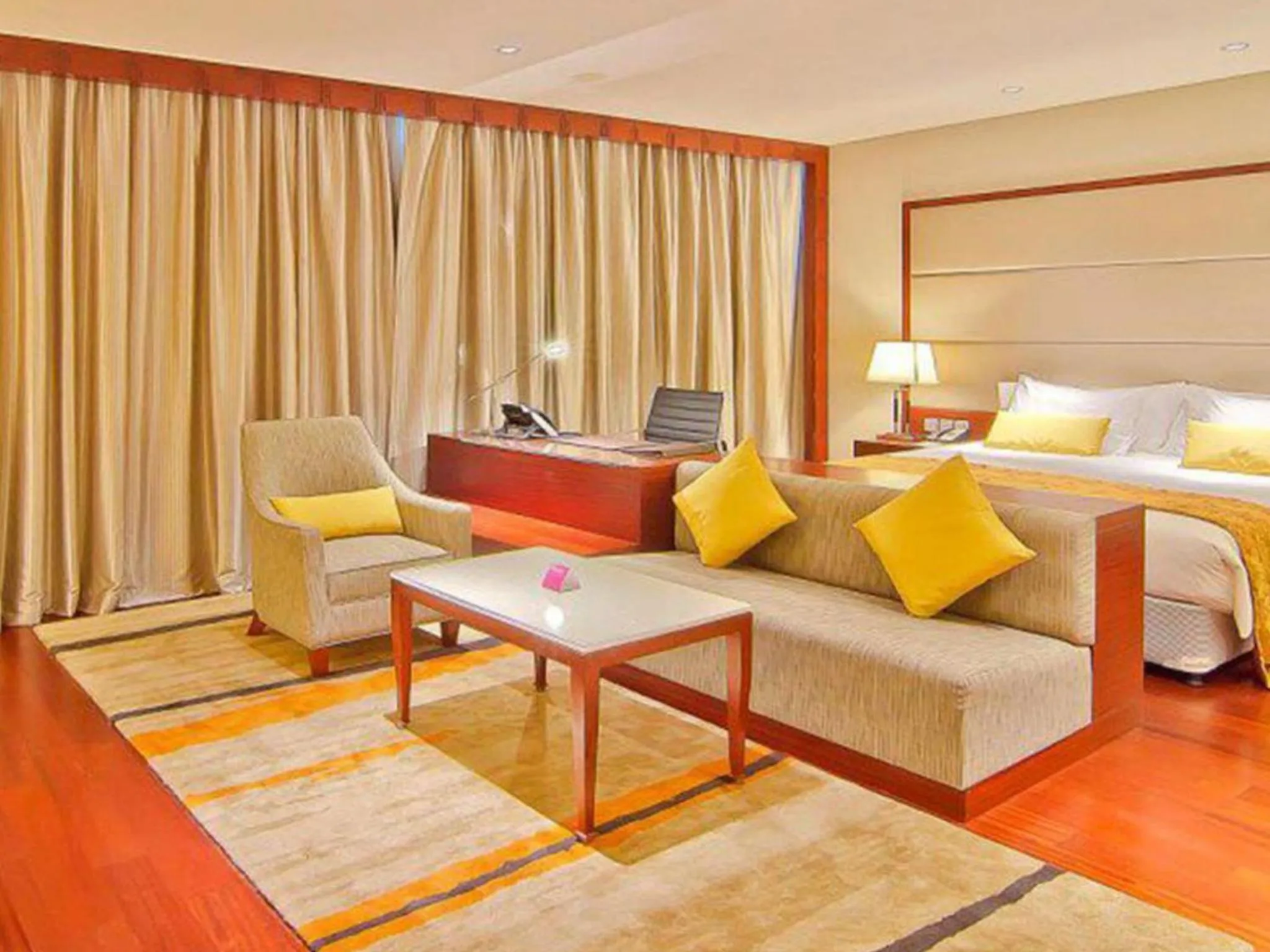 Bathroom, Bed in Crowne Plaza Kochi by IHG