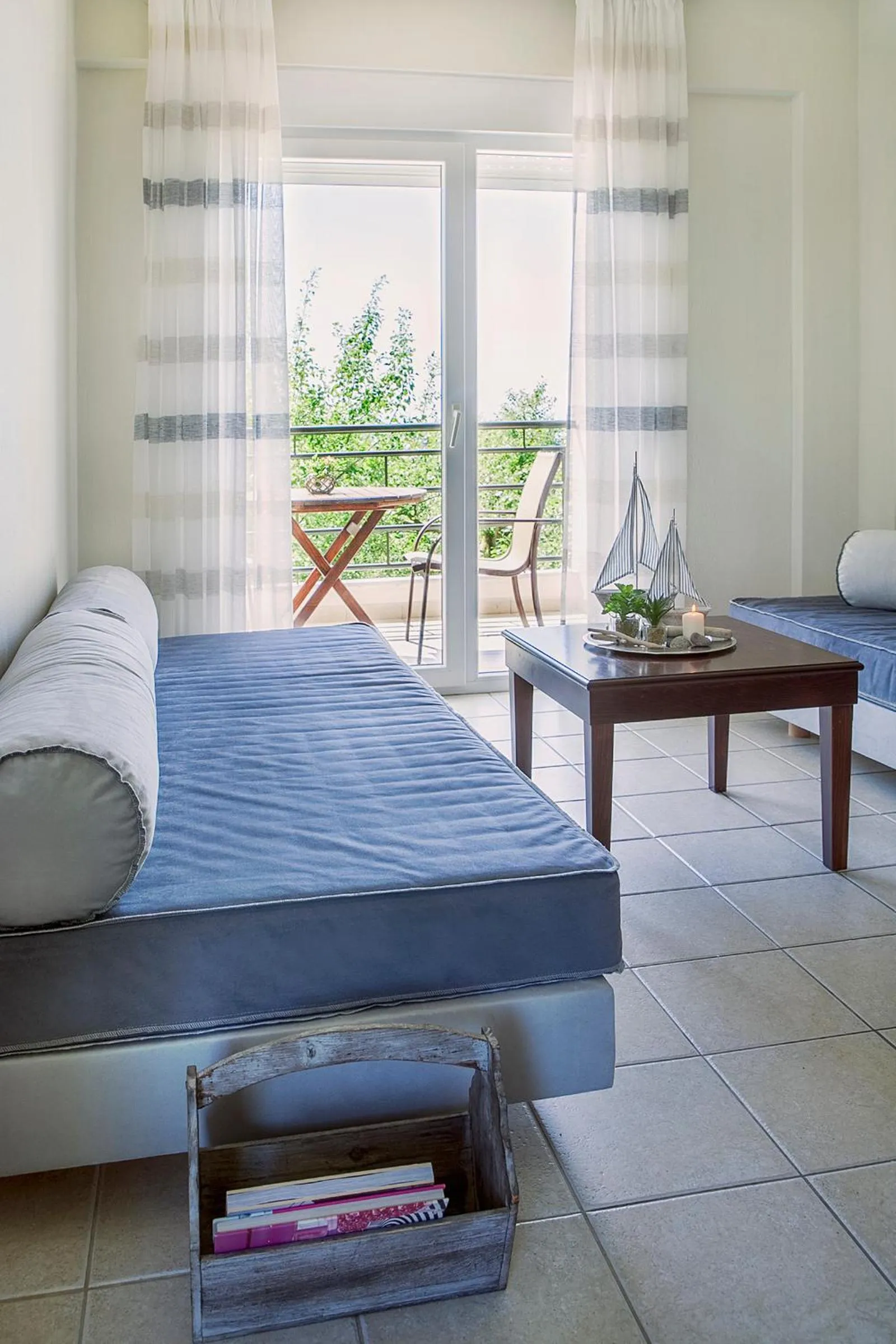 Living room, Bed in Akti Retzika