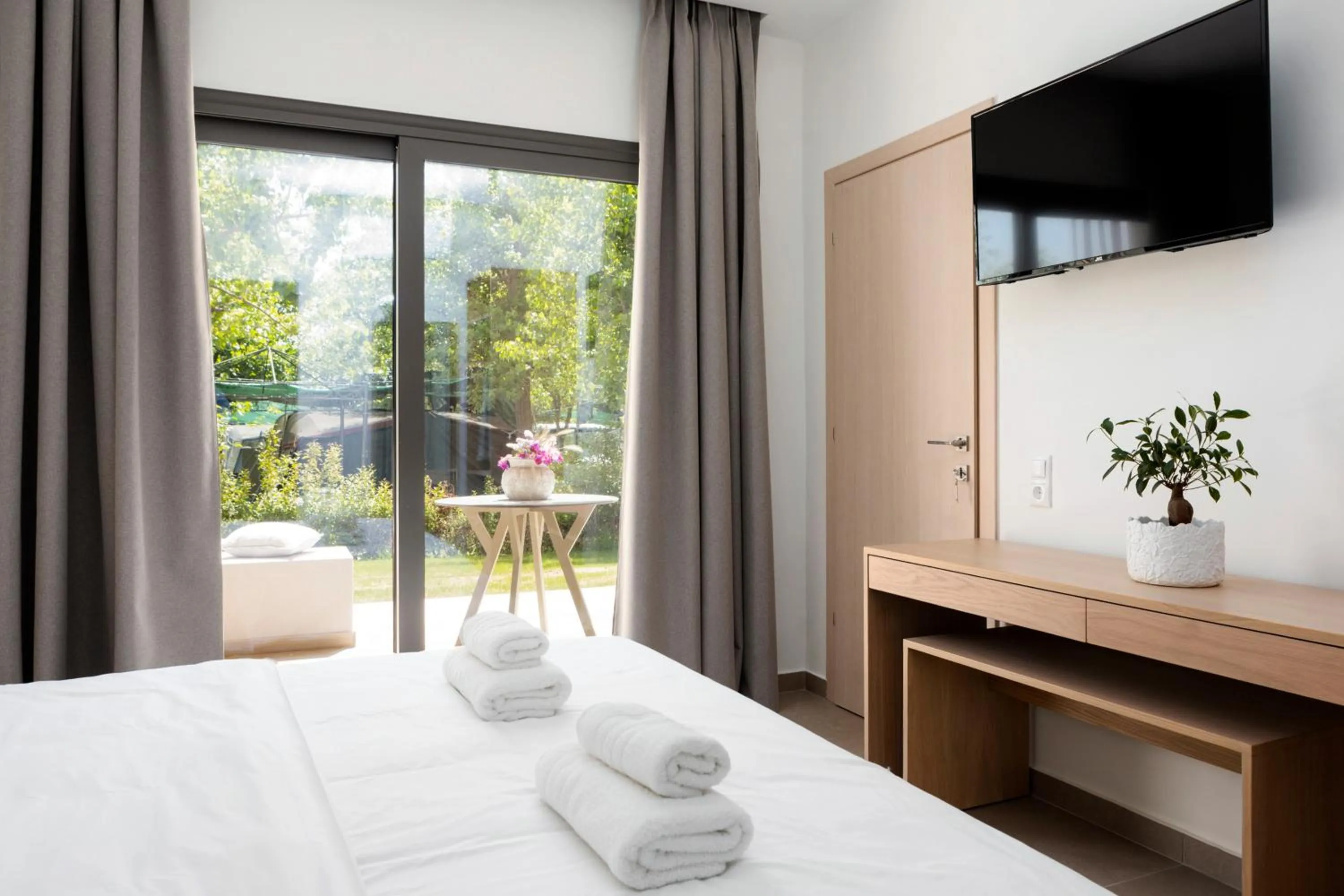 TV and multimedia, Bed in Akti Retzika