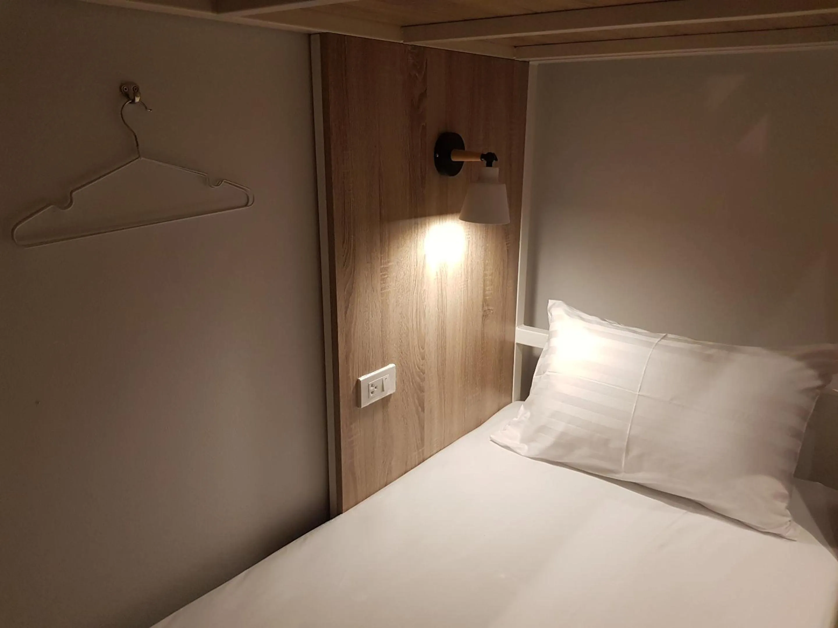 Bed in A Day inn Ranong Hostel