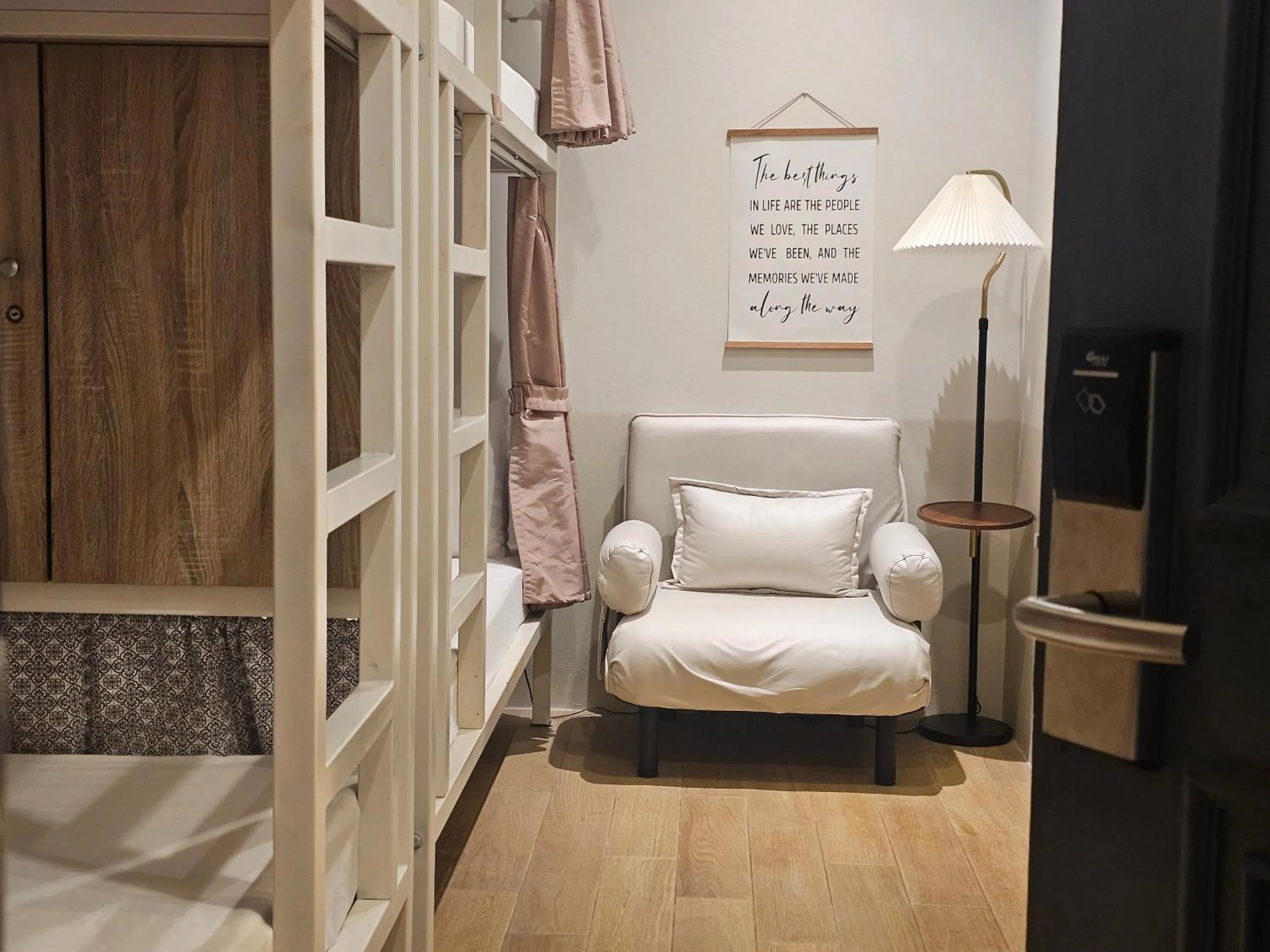 Bed in A Day inn Ranong Hostel