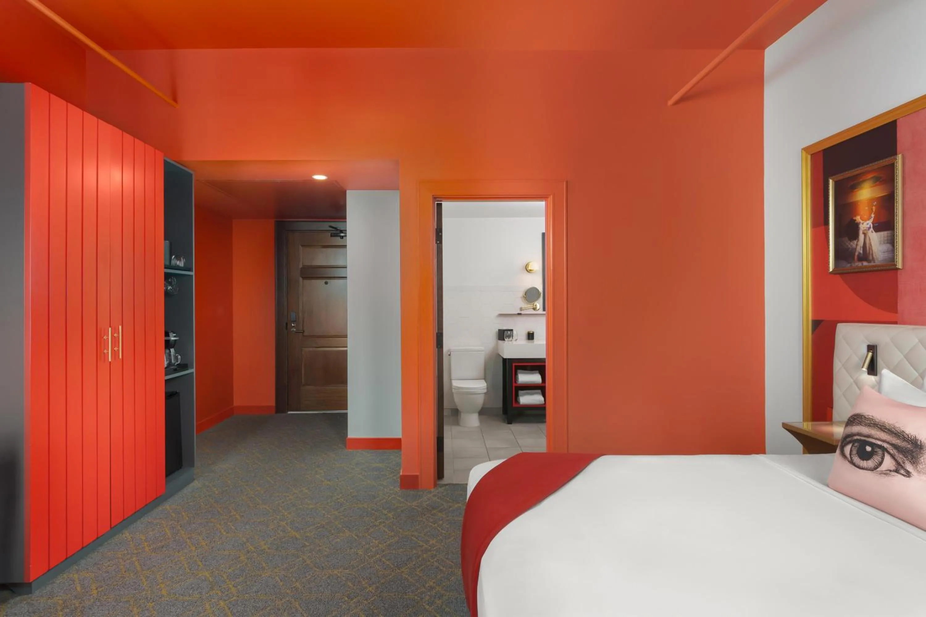 Bed in Angad Arts Hotel St Louis, Tapestry Collection by Hilton