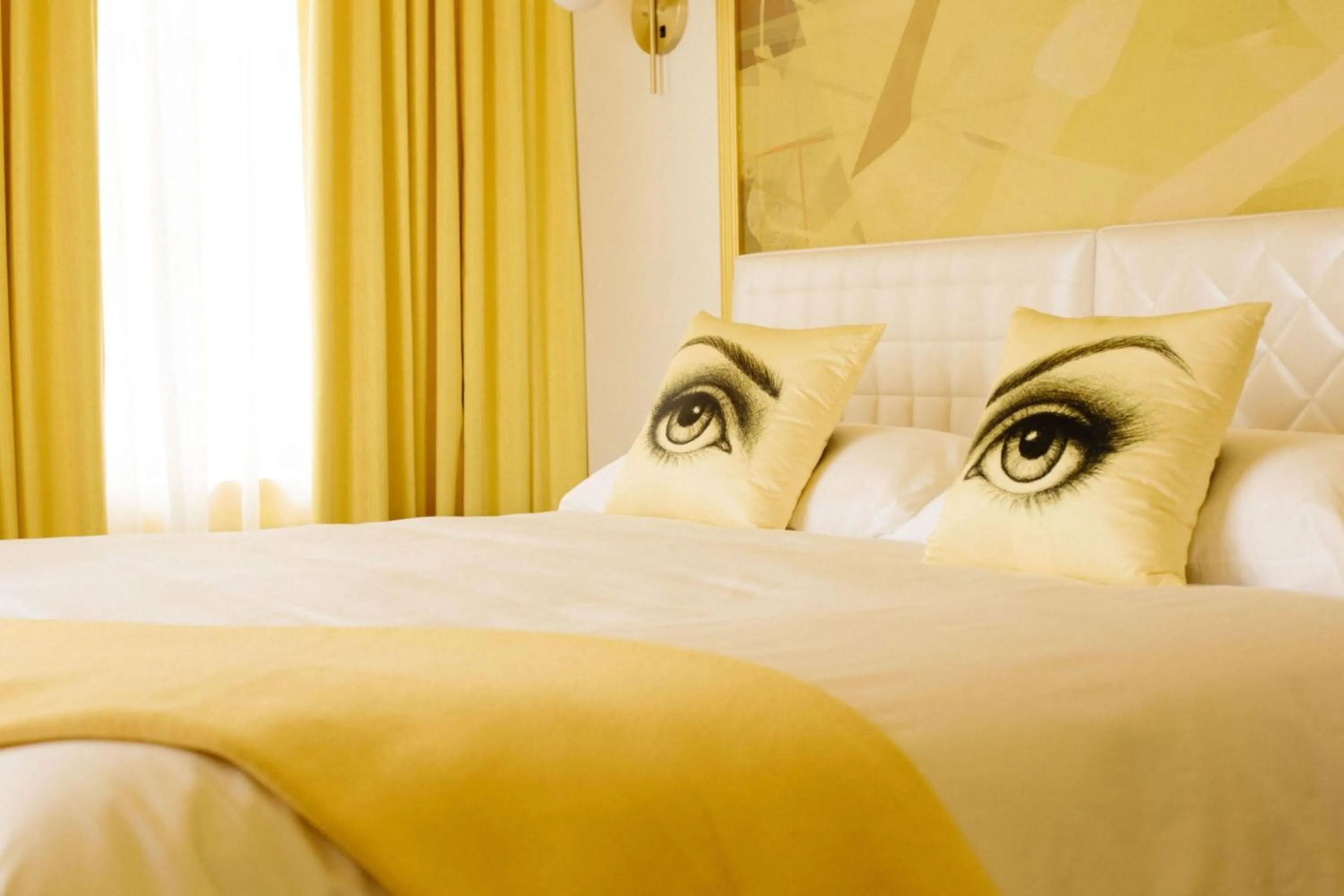 Bedroom, Bed in Angad Arts Hotel St Louis, Tapestry Collection by Hilton