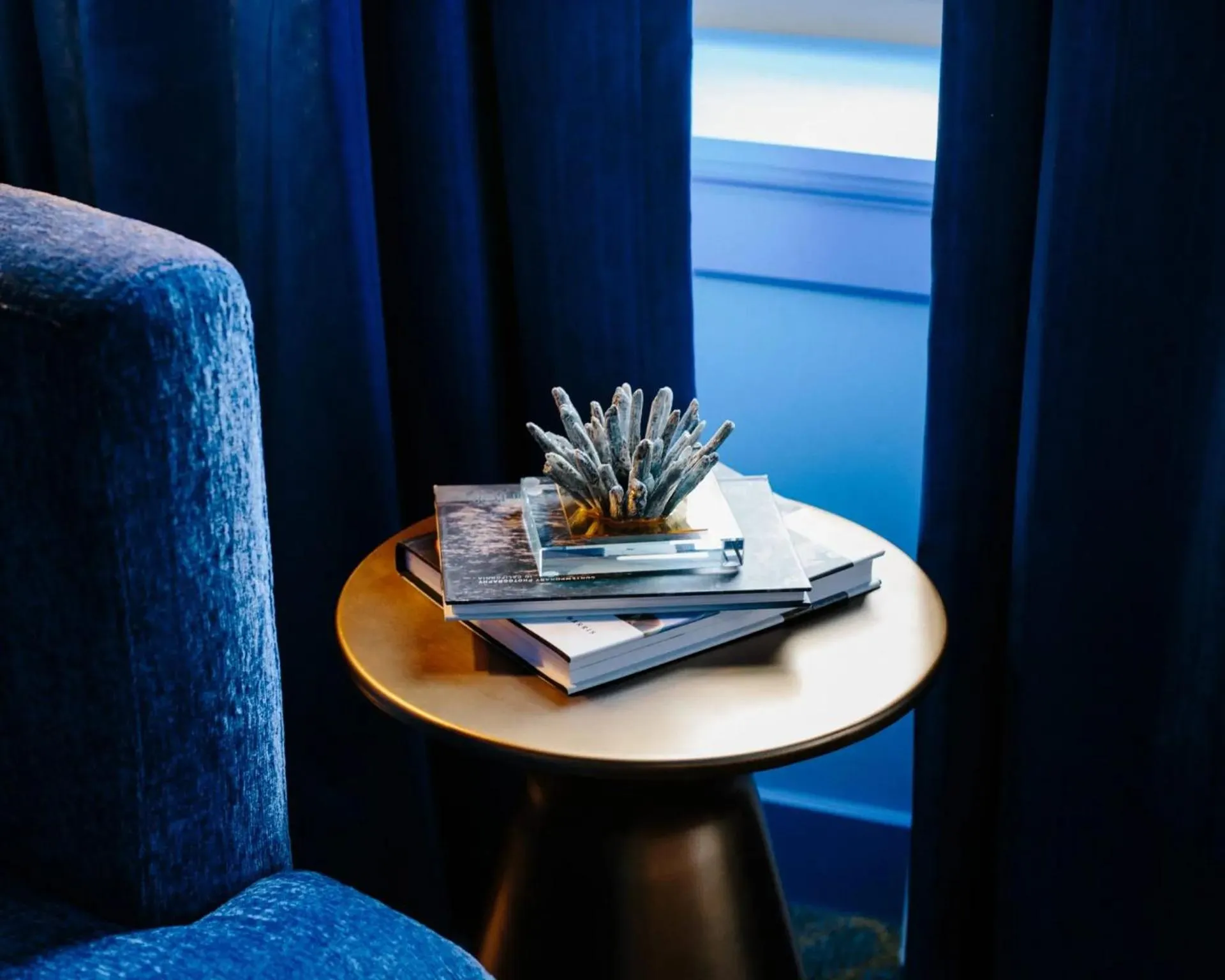 Bedroom in Angad Arts Hotel St Louis, Tapestry Collection by Hilton