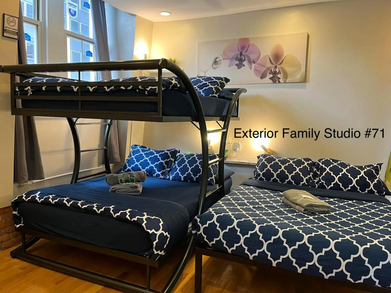 bunk bed, Bed in NYC Empire Apartments