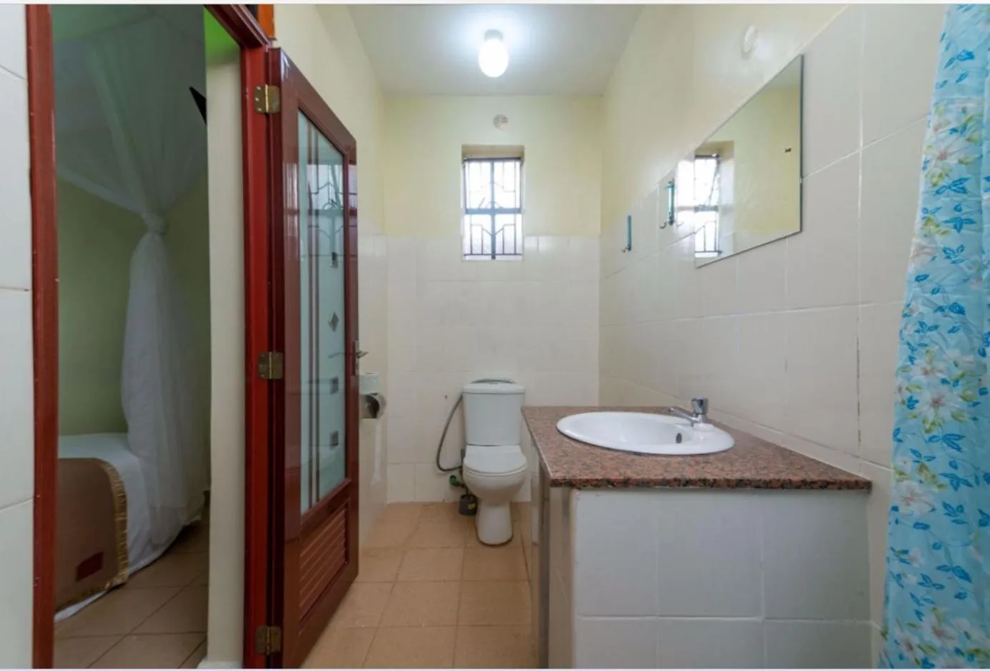 Bathroom in Hotel Troy