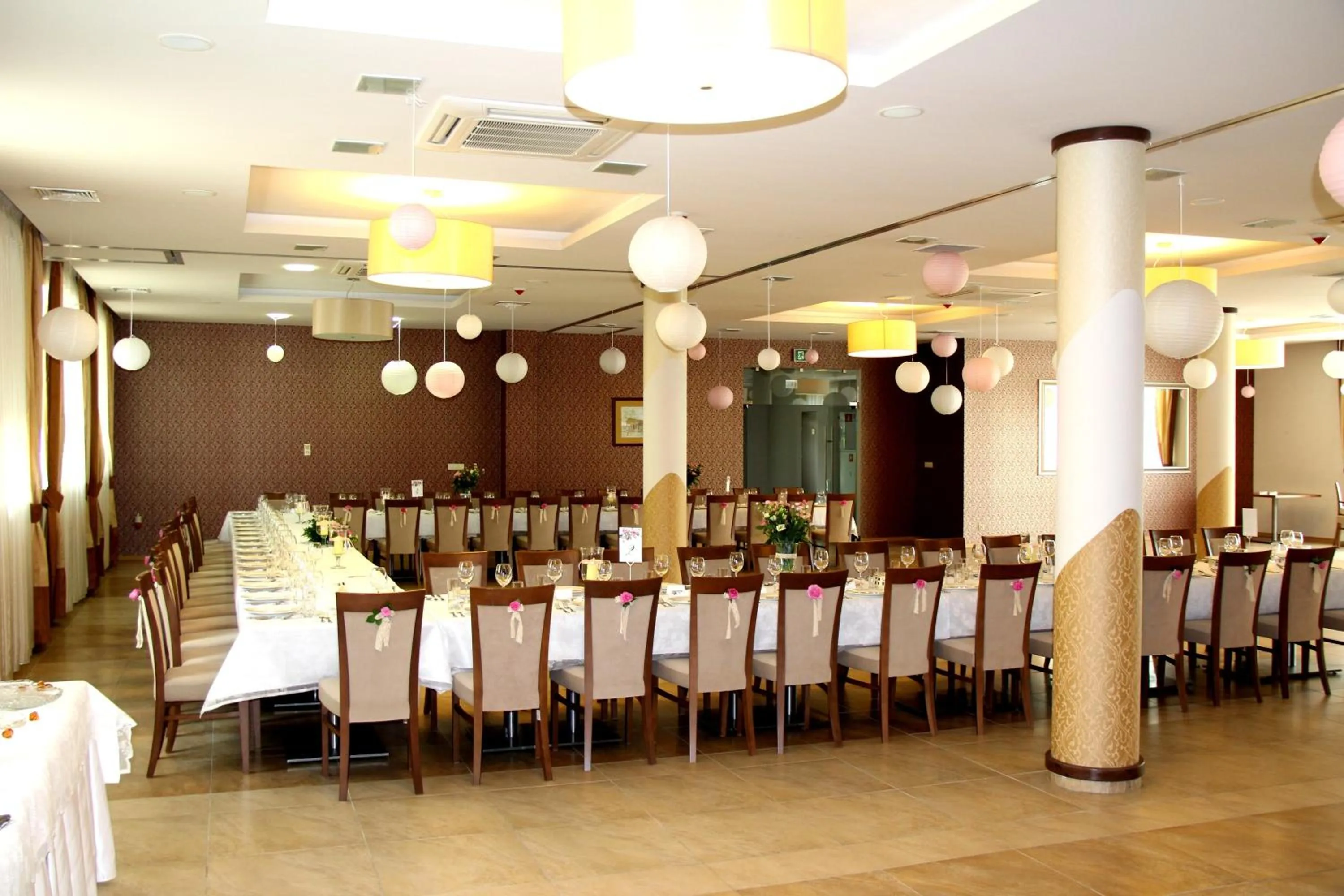 Banquet/Function facilities in Hotel Austeria Conference & Spa