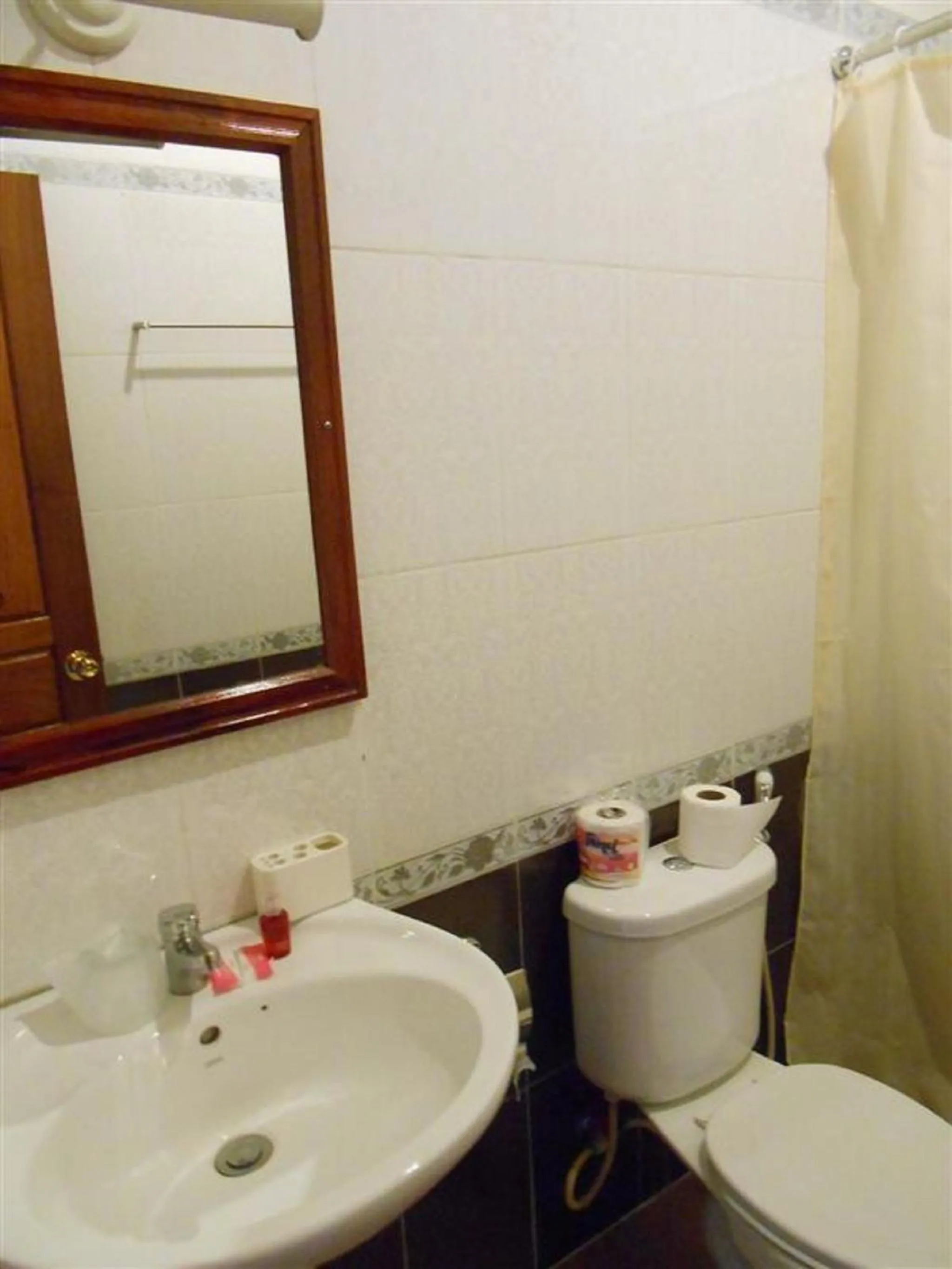 Toilet in Villa Rattanakon