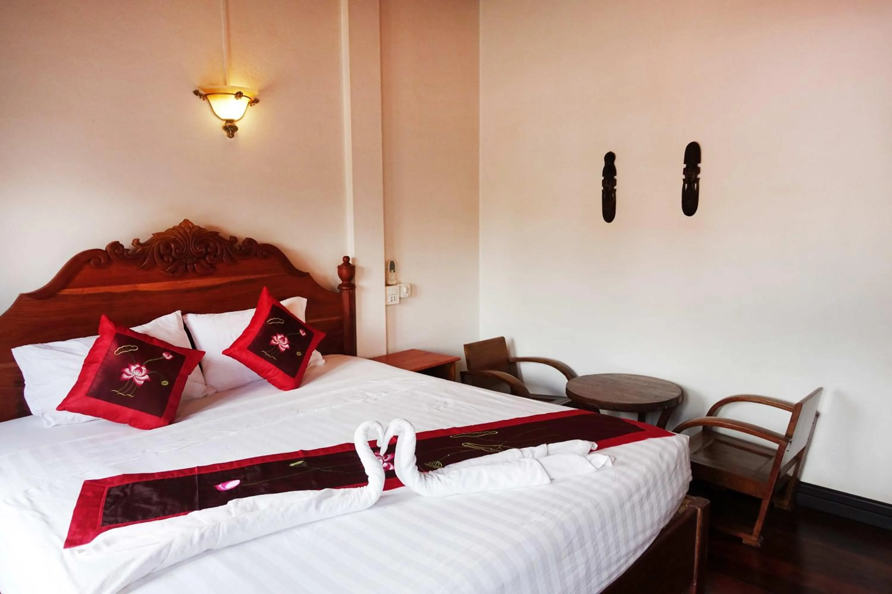 Bed in Villa Rattanakon