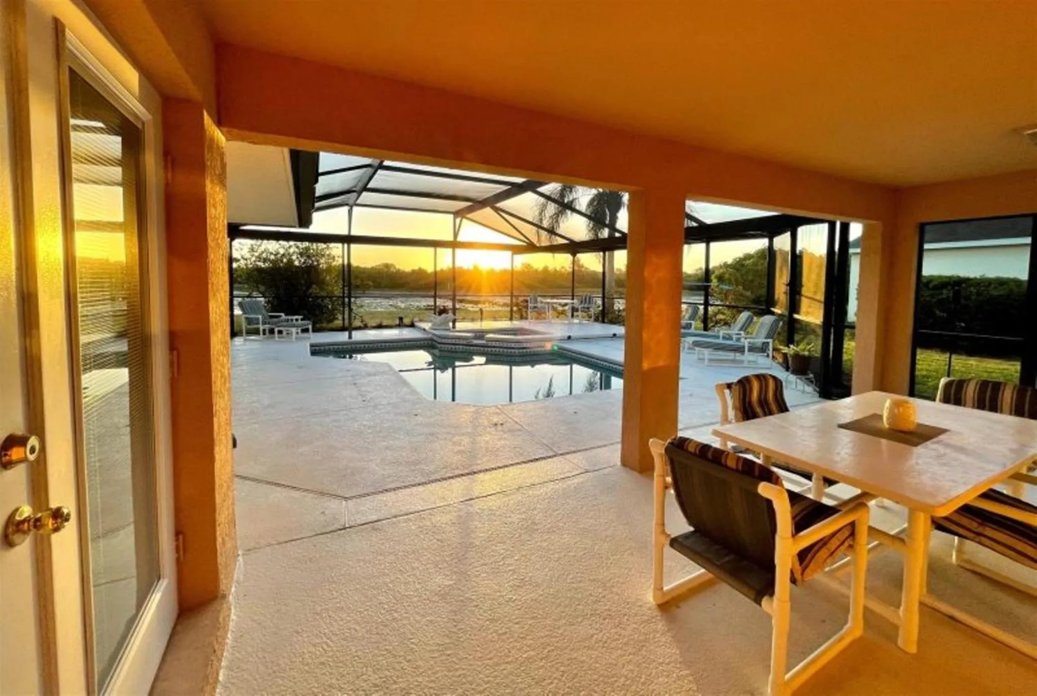 Swimming pool in Private Pool Homes