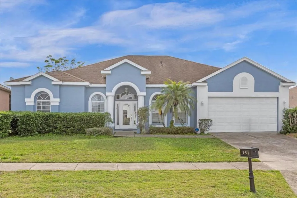 Property building in Private Pool Homes