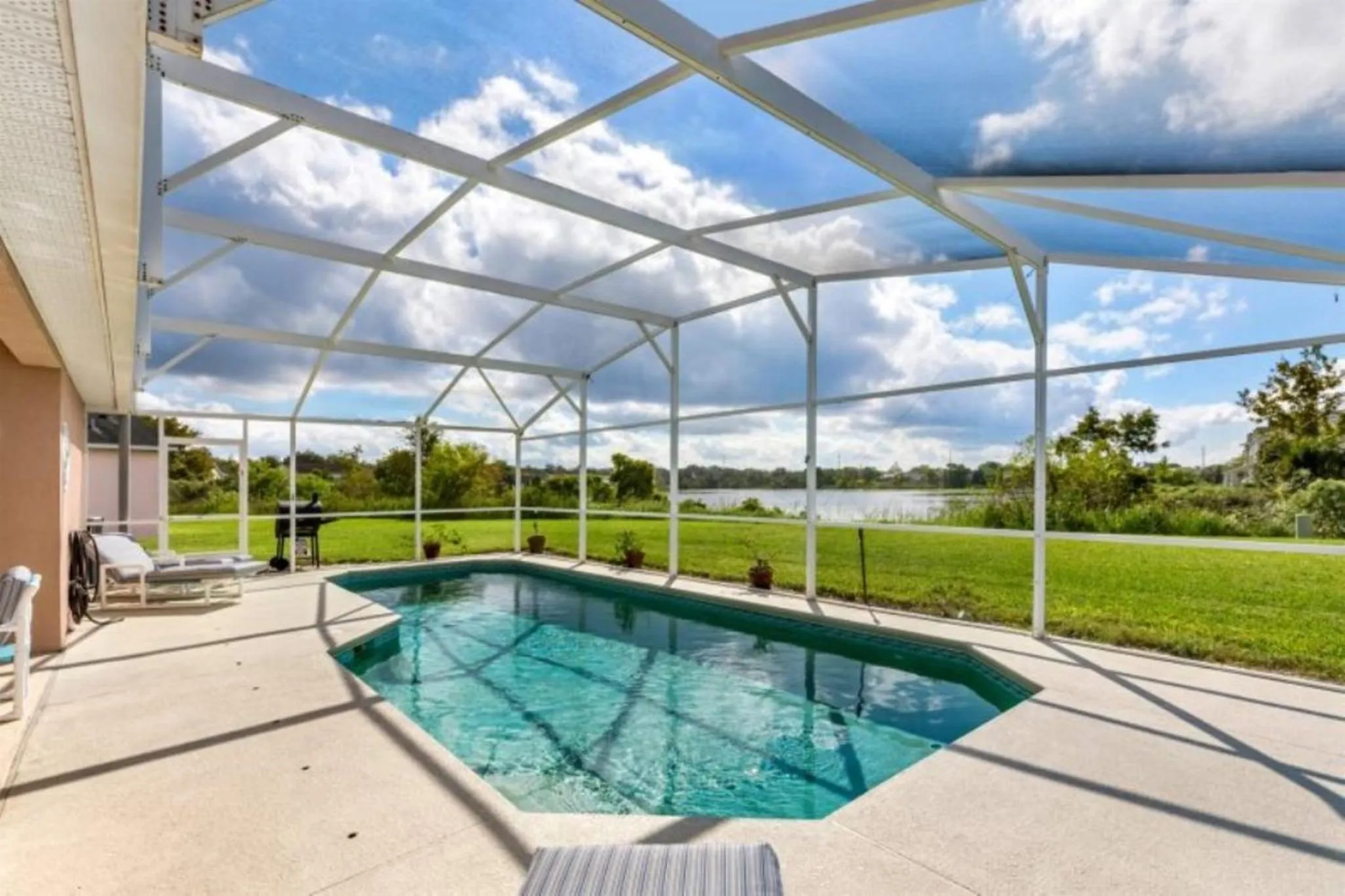 Swimming pool in Private Pool Homes