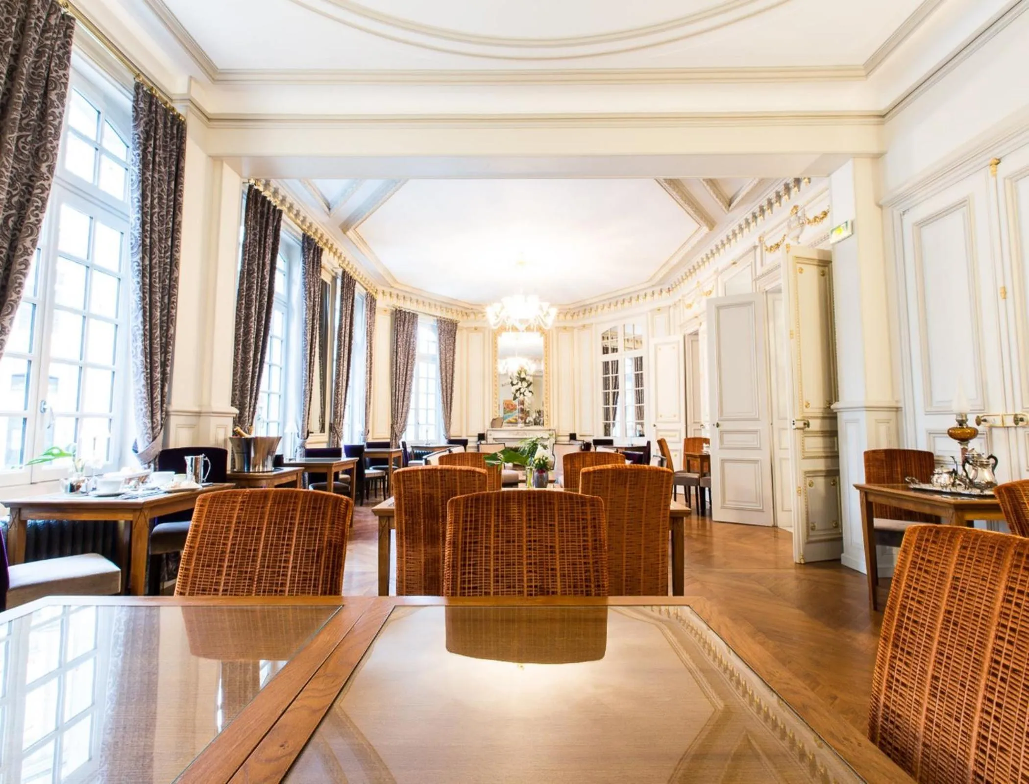 Living room in Hôtel Spa Marotte