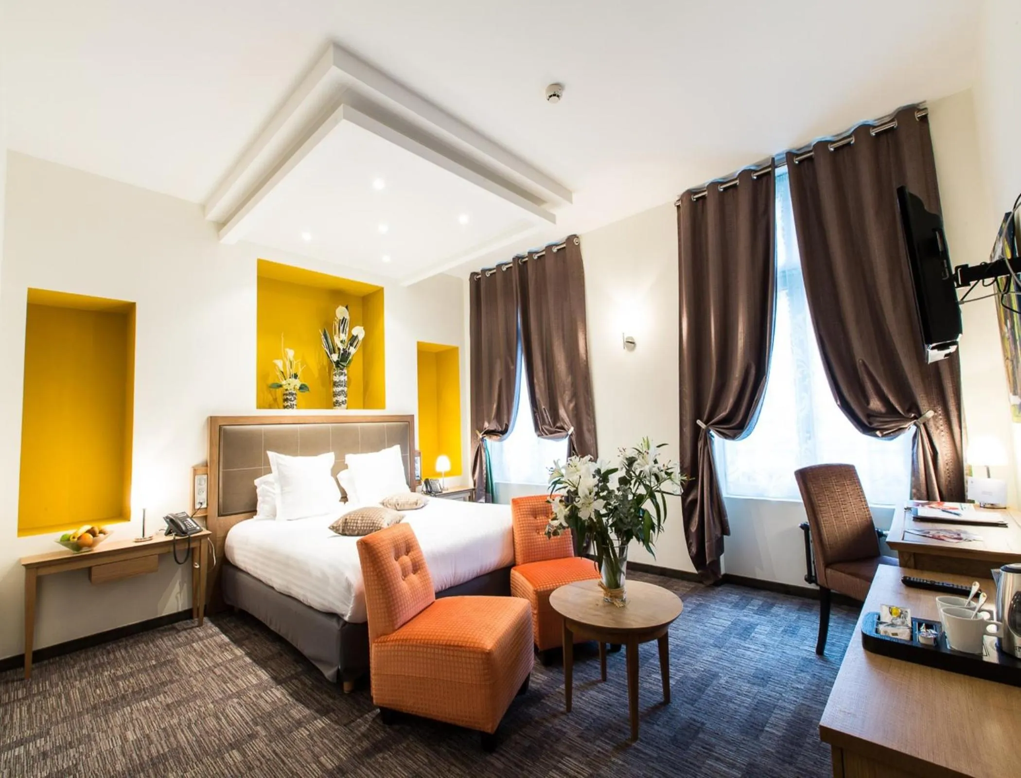 Coffee/tea facilities, Bed in Hôtel Spa Marotte