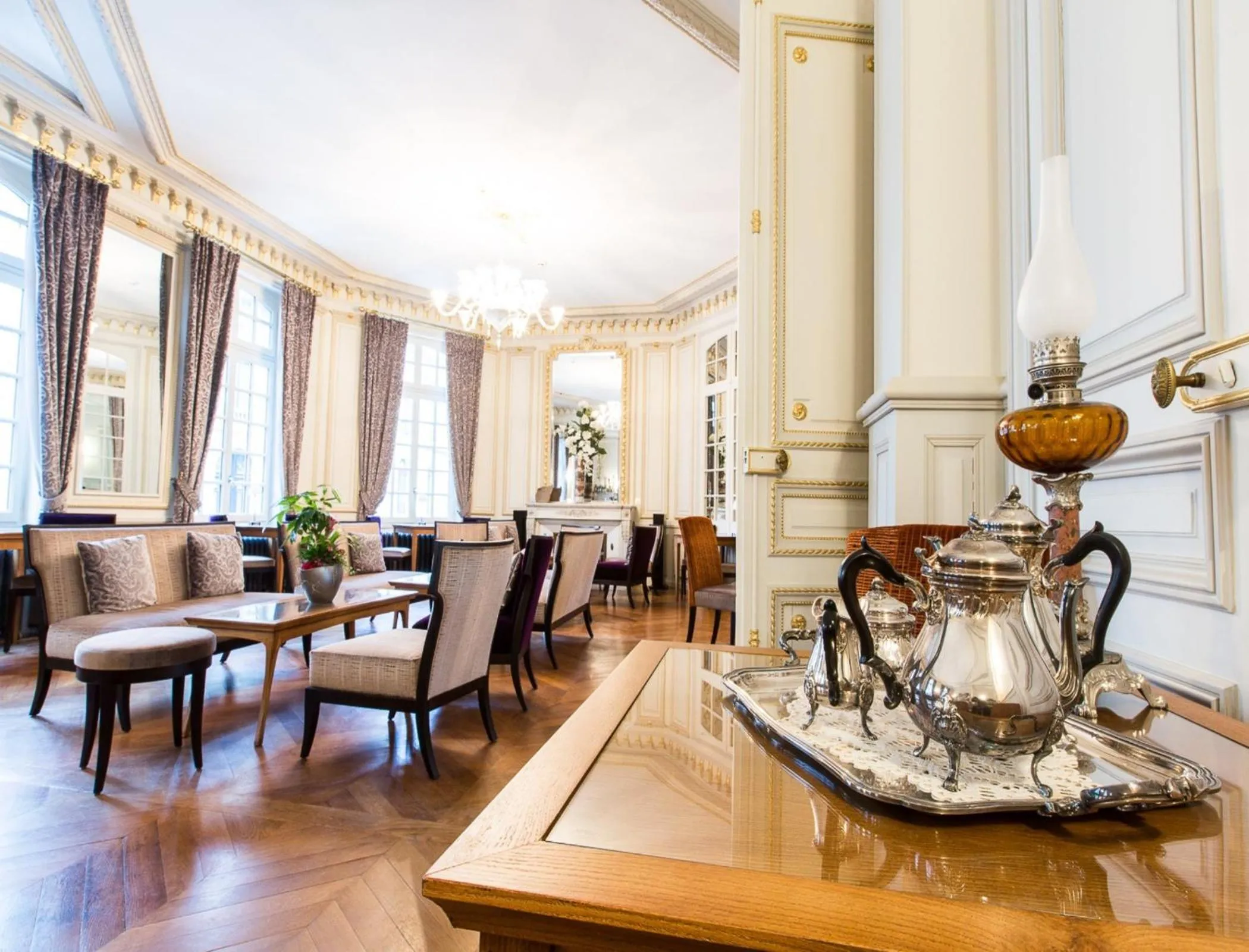 Living room in Hôtel Spa Marotte