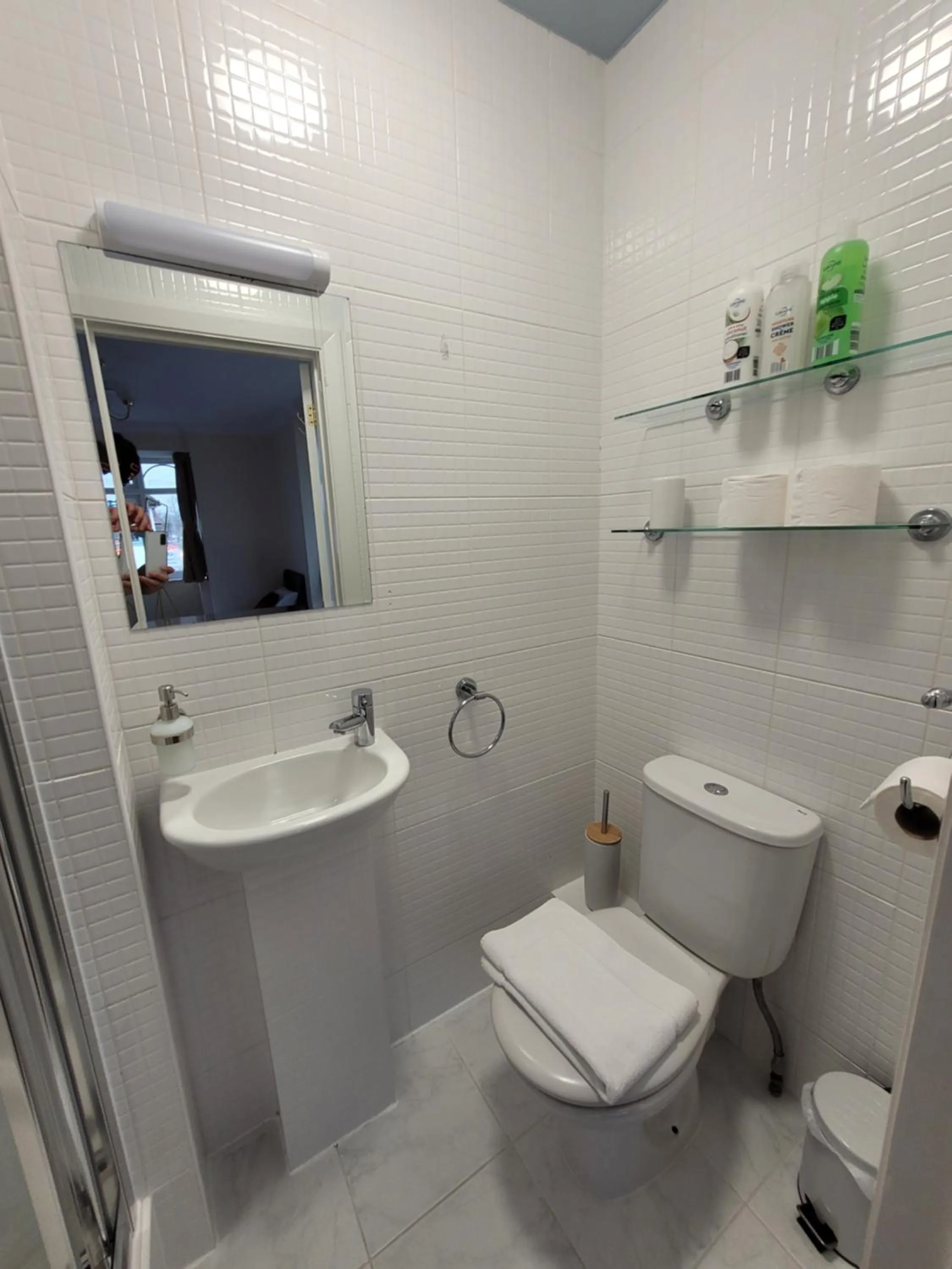 Toilet in Cornerways Guest House