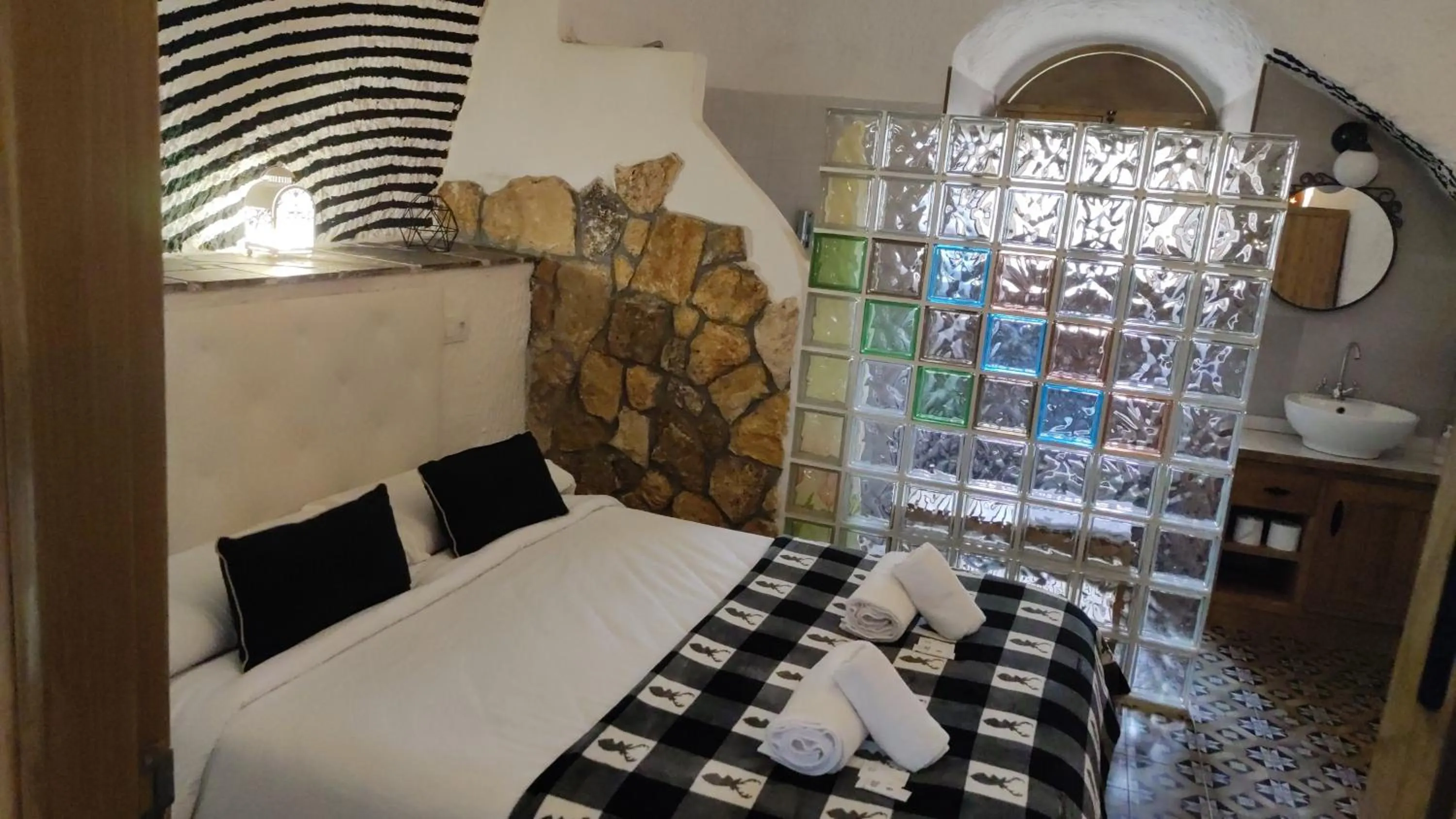 Bed in Cuevas Cortijo Gachas