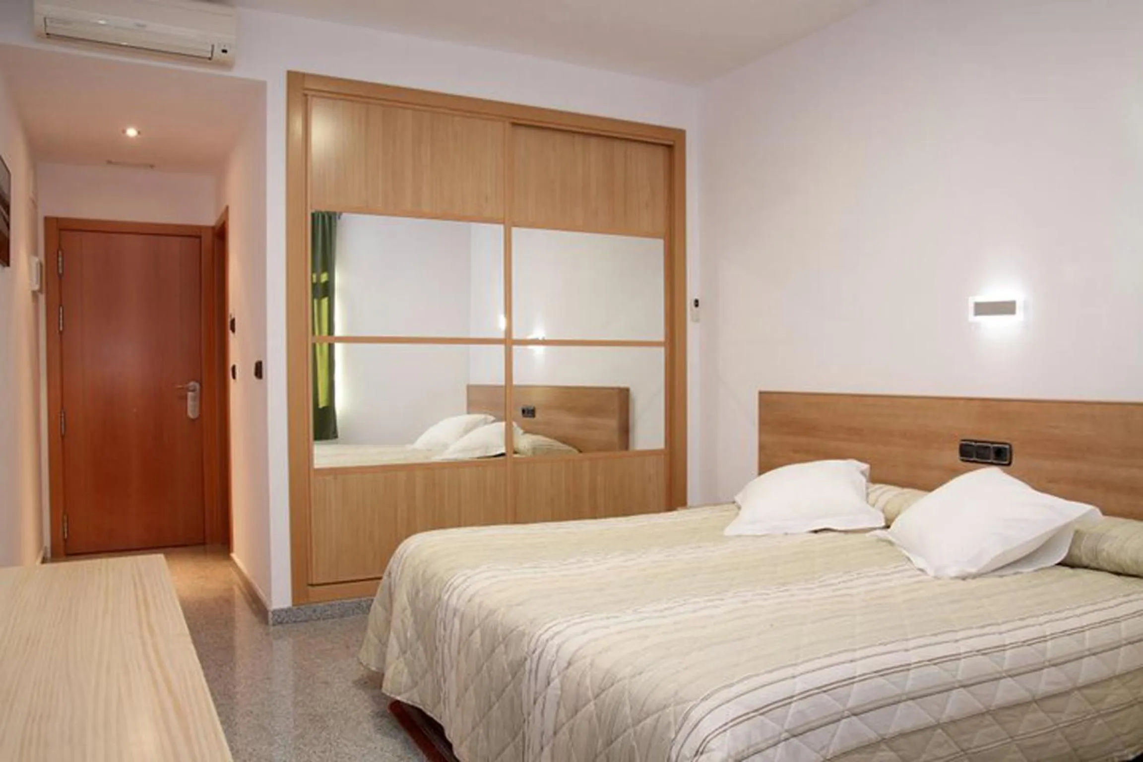 Bedroom, Bed in Hotel Albanta