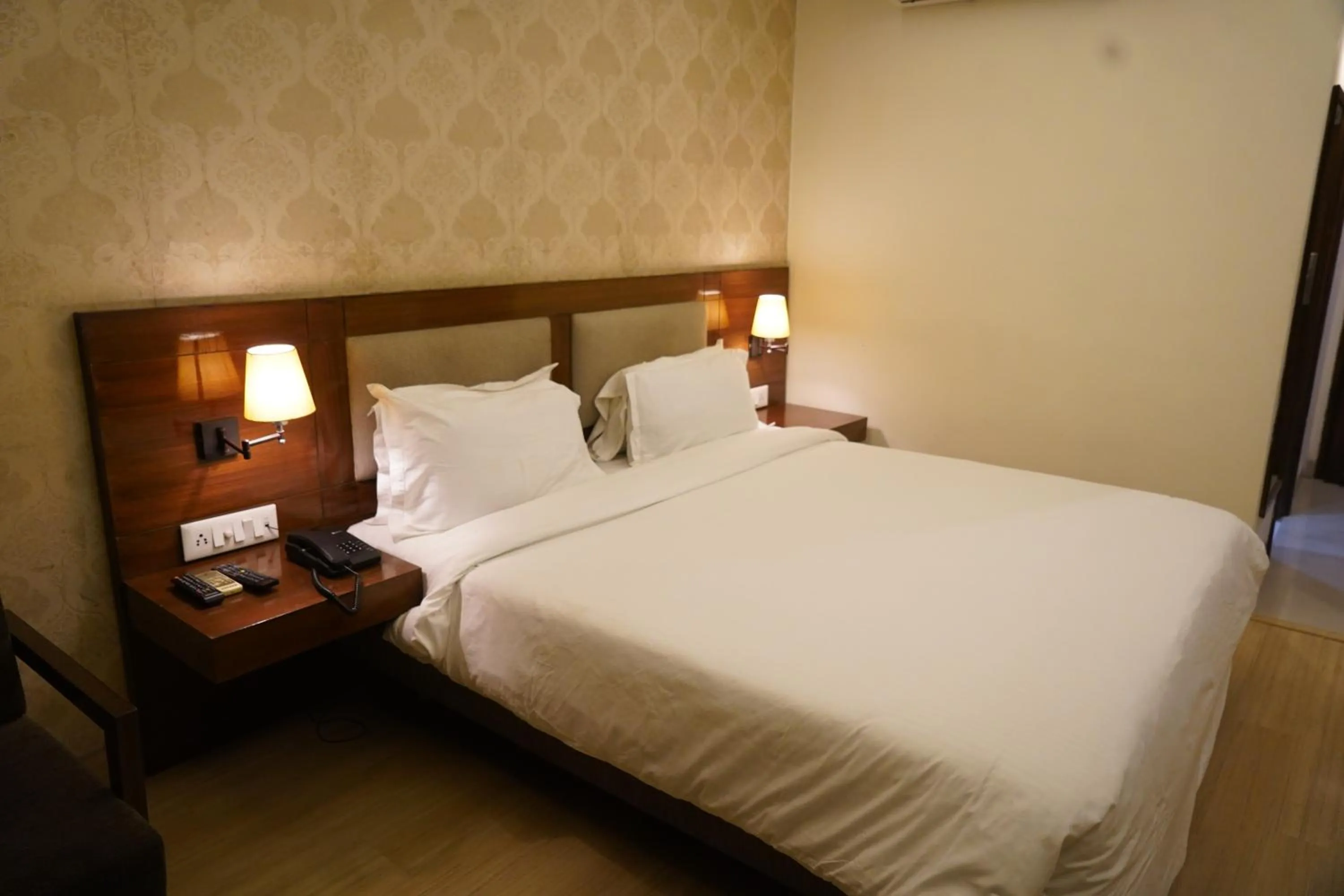 Bed in Hotel Forest Avenue - Best Luxury Hotel in Dehradun
