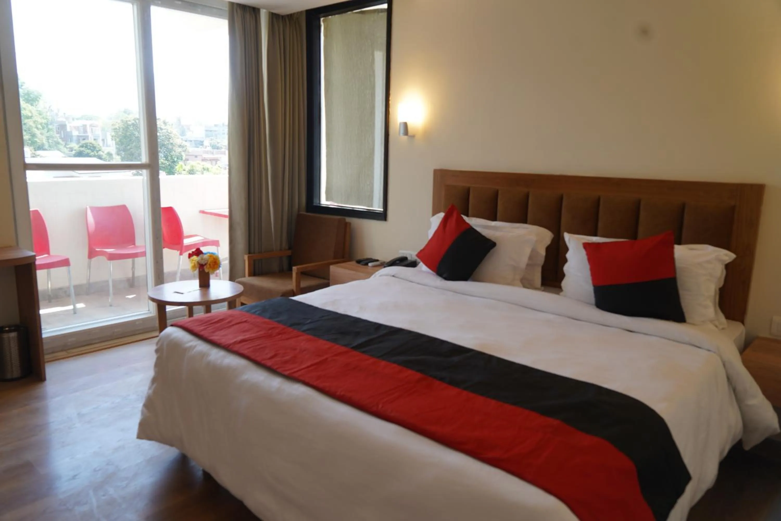 Bed in Hotel Forest Avenue - Best Luxury Hotel in Dehradun