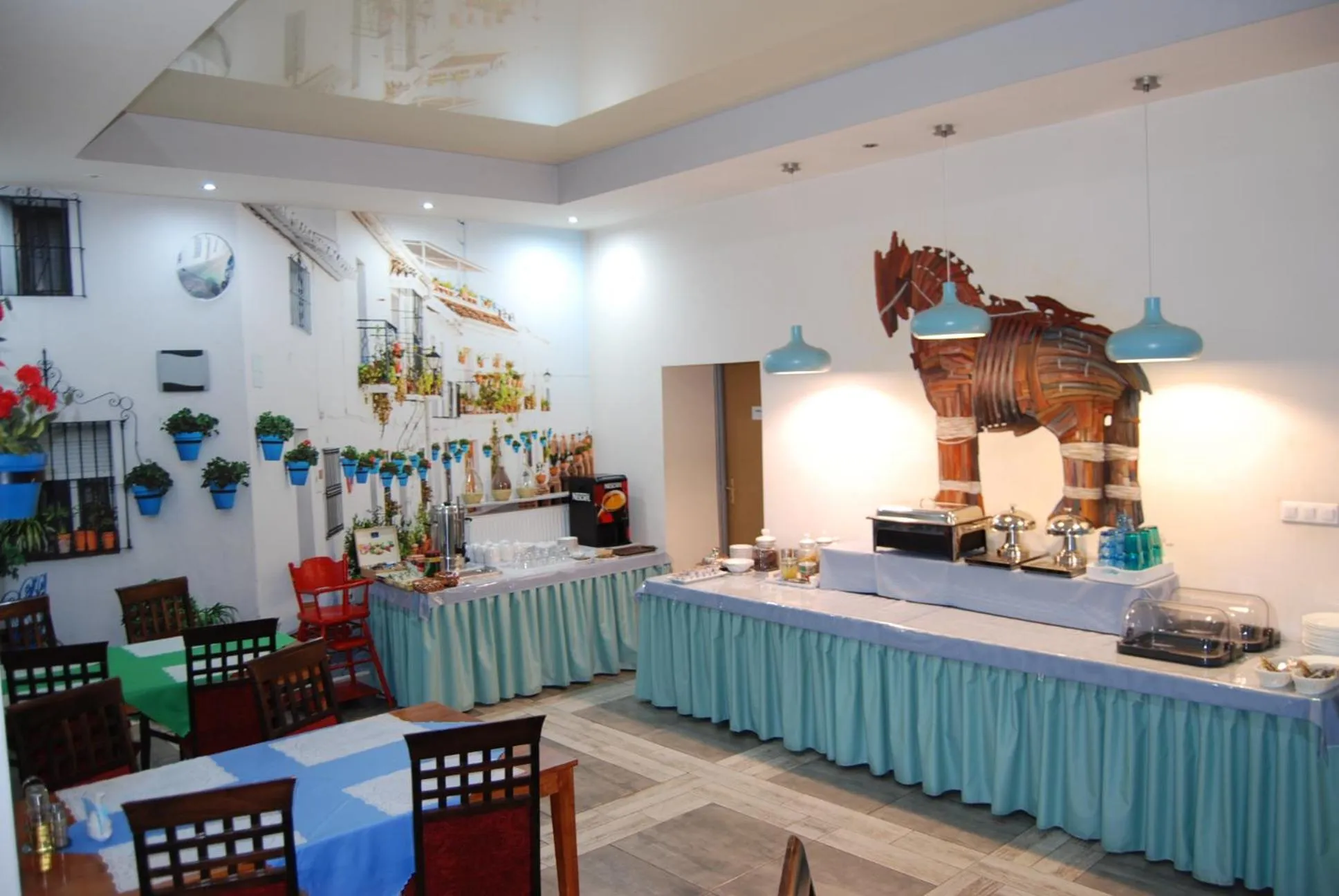 Restaurant/places to eat in Amigo Hotel
