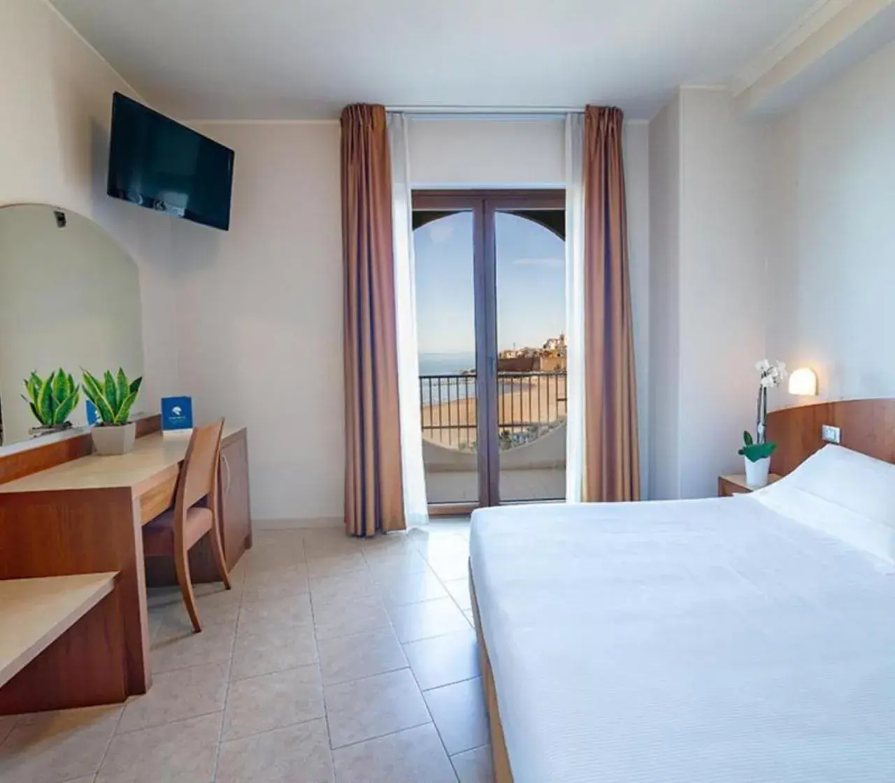 Classic Double Room with Sea View - single occupancy in Hotel Meridiano Classic Double Room with Sea View - single occupancy in Hotel Meridiano