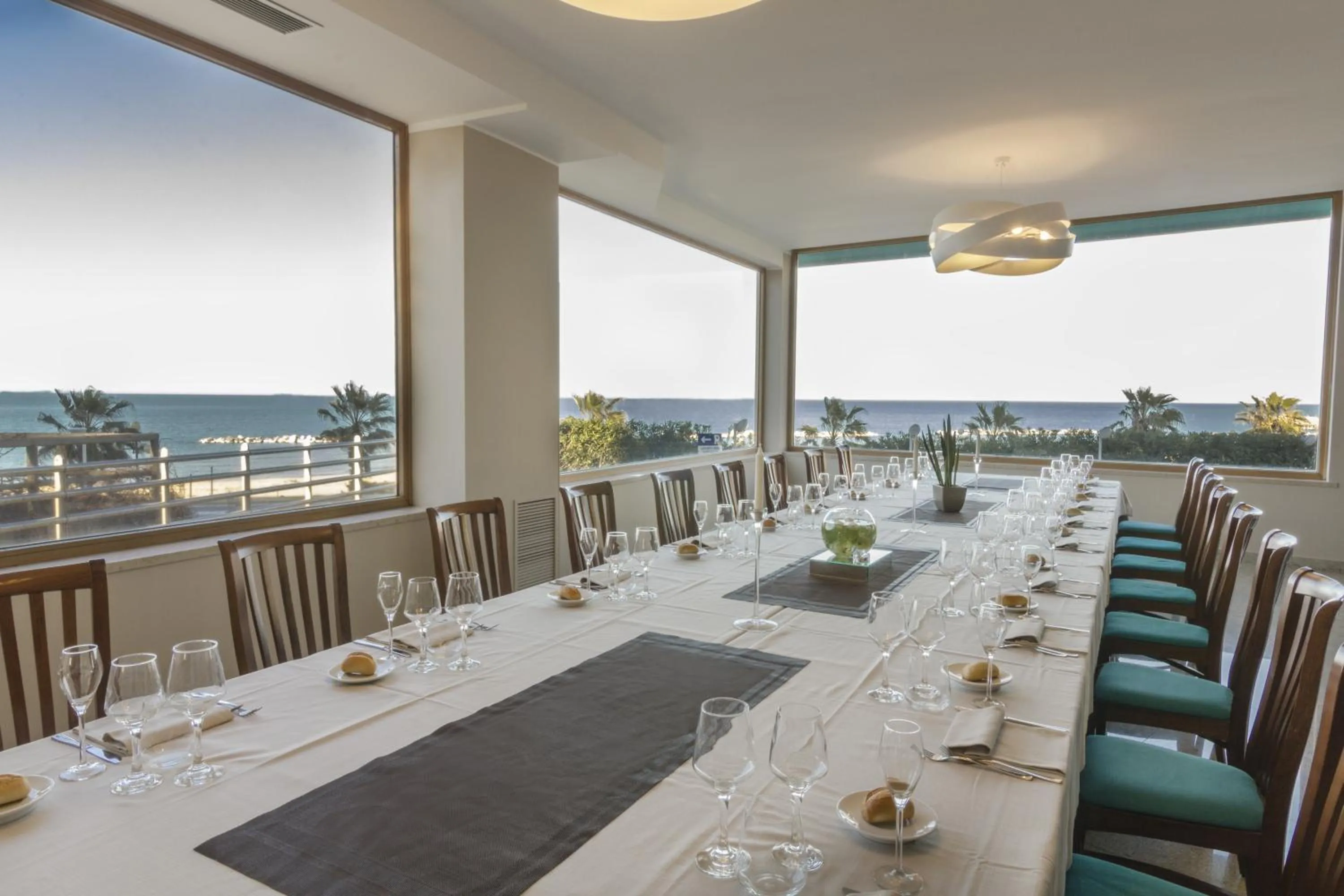 Restaurant/places to eat in Hotel Meridiano