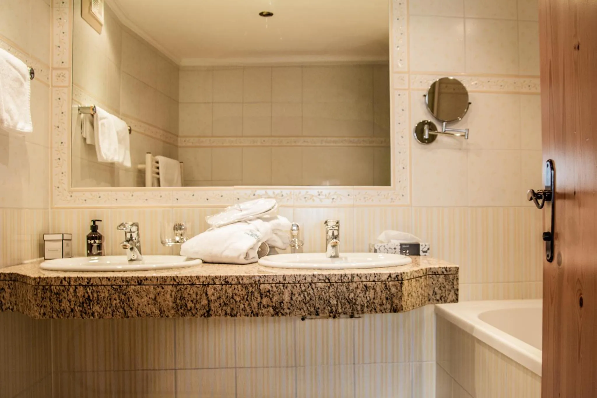 Duplex Quadruple Room in Gourmet & Wine Hotel Austria - 4 Sterne superior - Ski In Ski Out