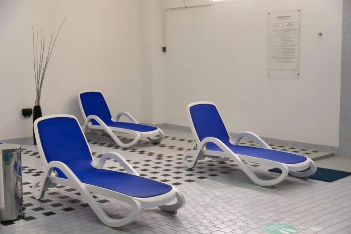 Swimming pool in Best Western Premier Muscat