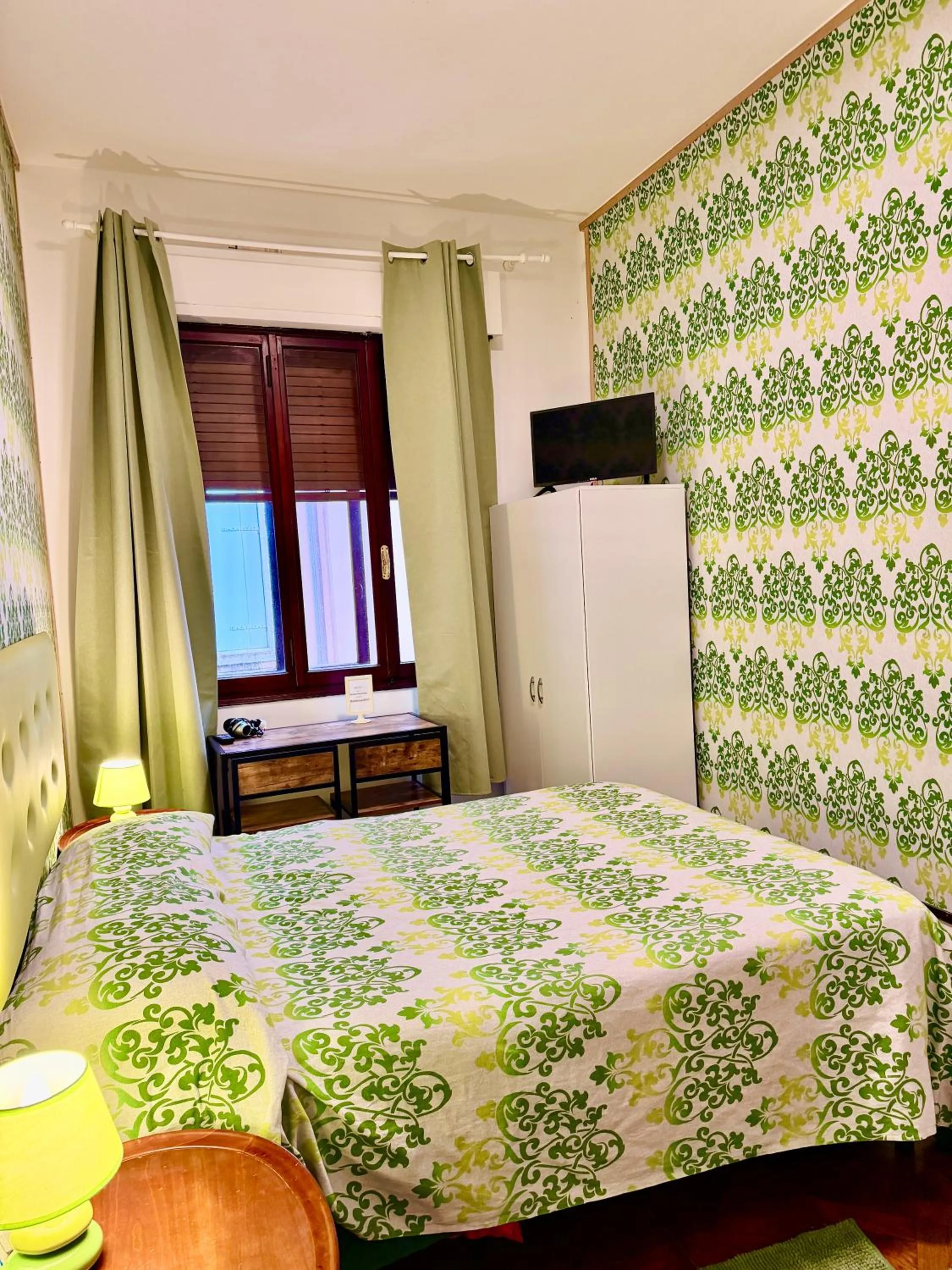 Photo of the whole room, Bed in Venice Rainbow Apartment San Marco