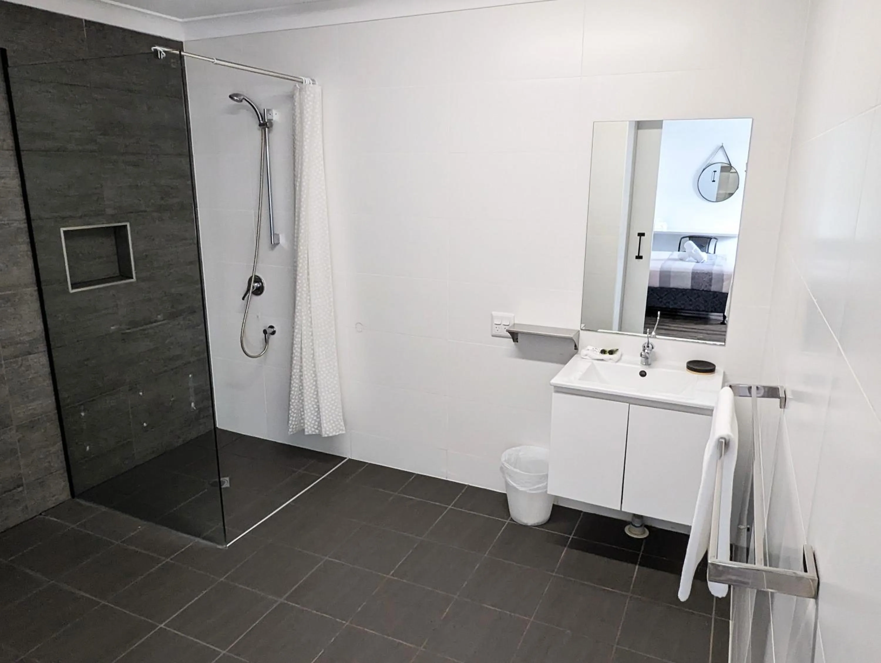 Shower in Escape On Lake