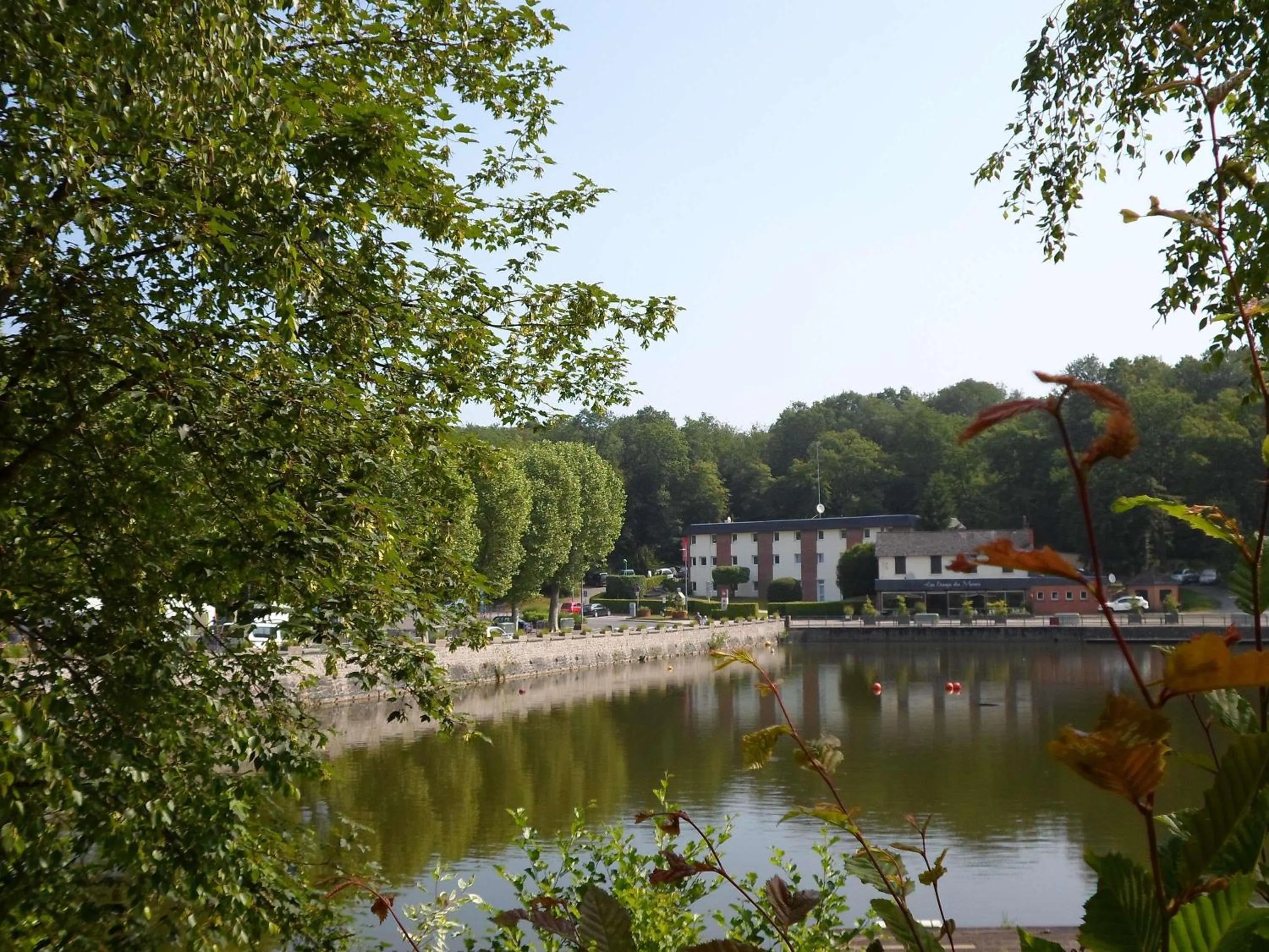 Property building in ibis les Etangs des Moines