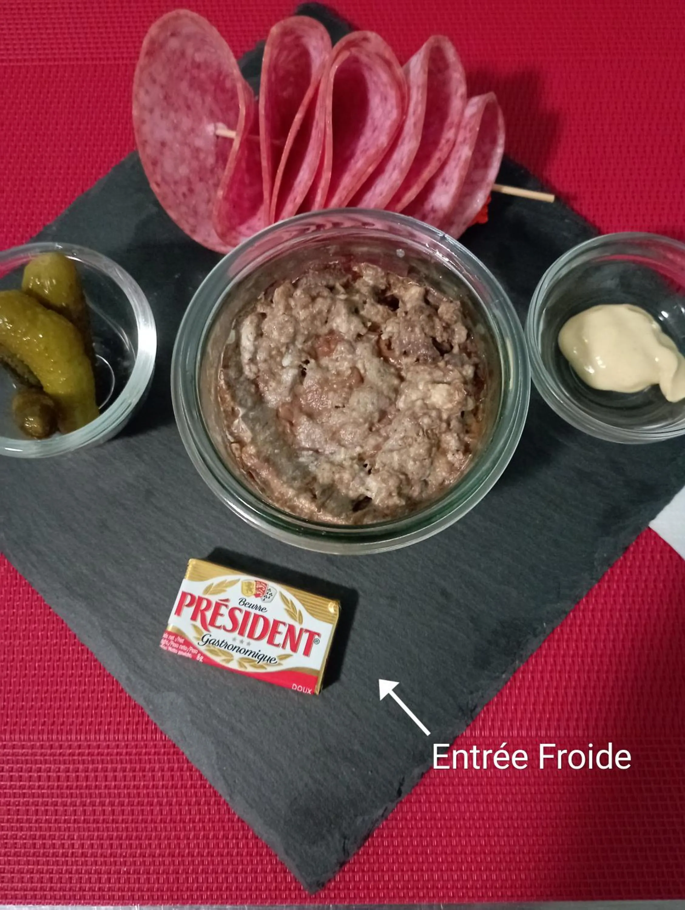 Restaurant/places to eat in ibis les Etangs des Moines