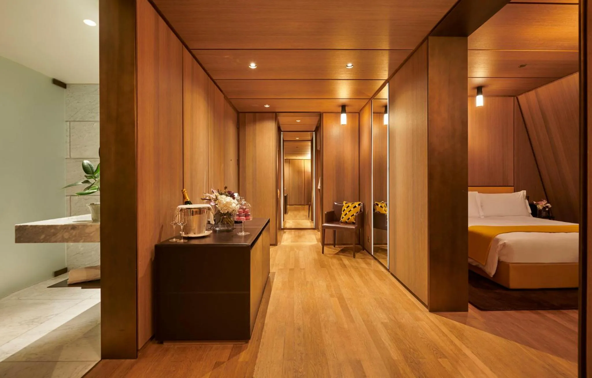 Coffee/tea facilities, Bed in Hotel Cafe Royal