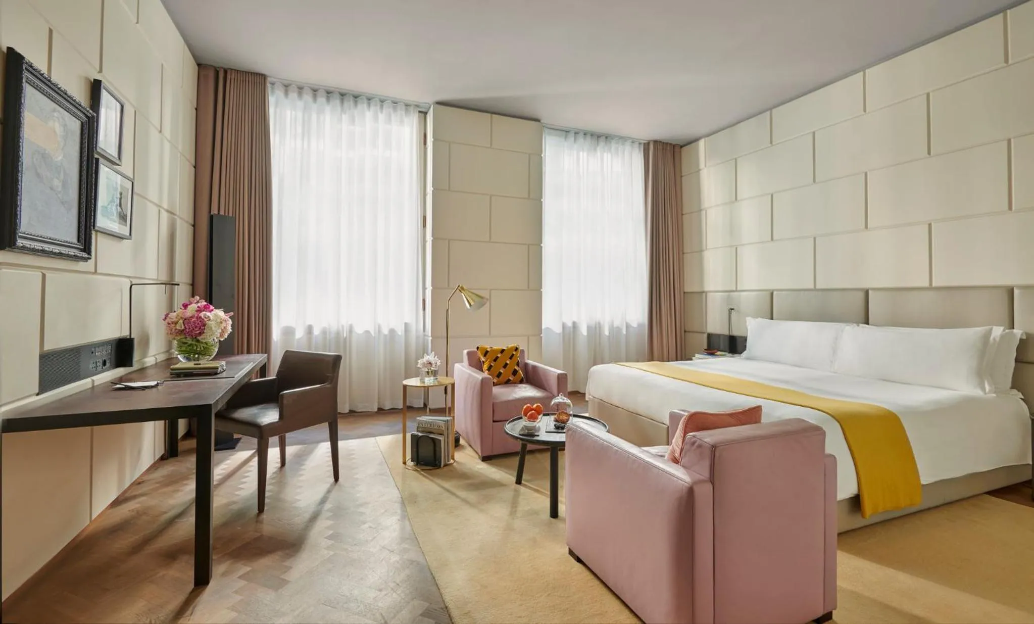 Bedroom, Bed in Hotel Cafe Royal