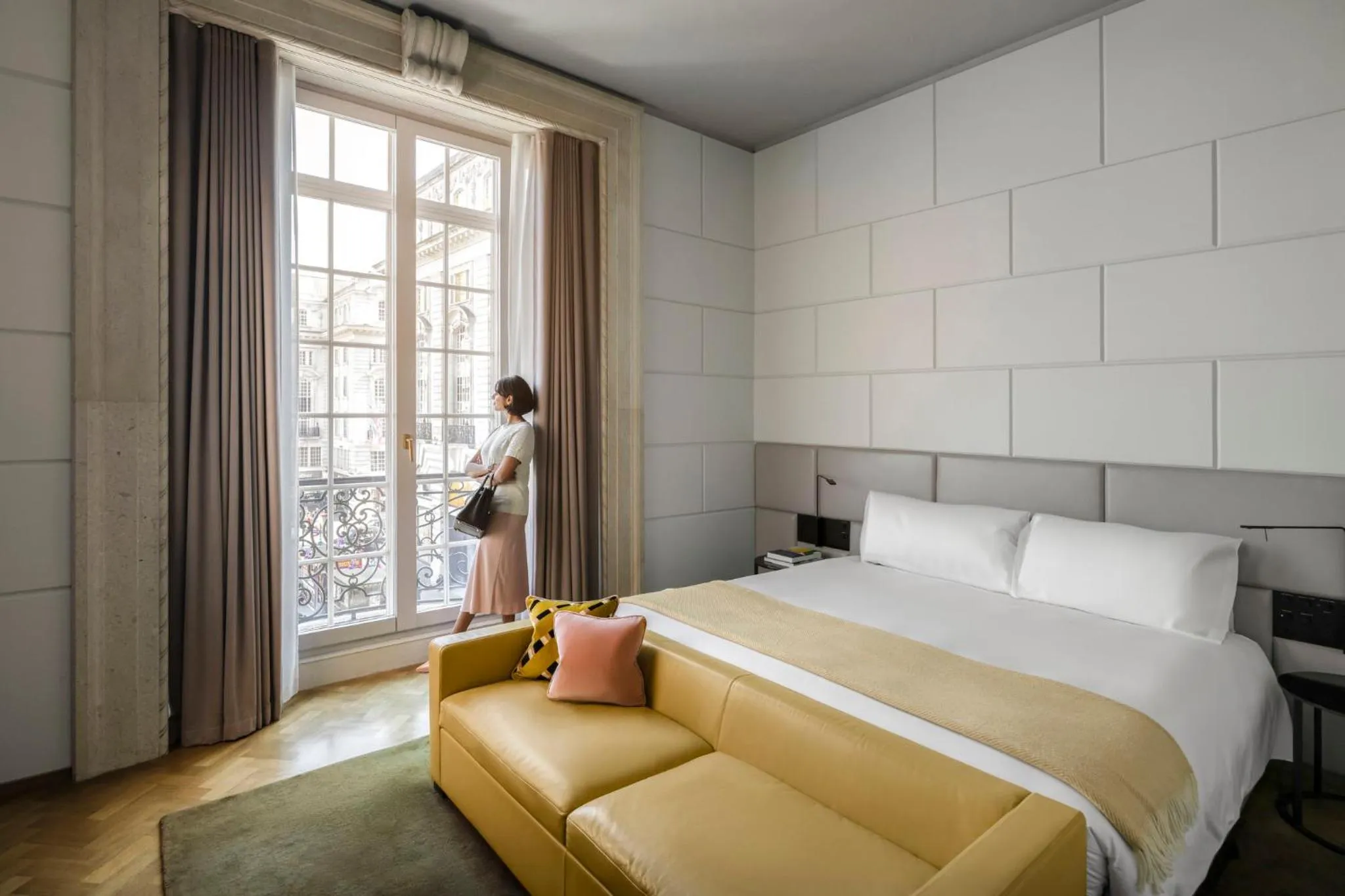 Bedroom, Bed in Hotel Cafe Royal