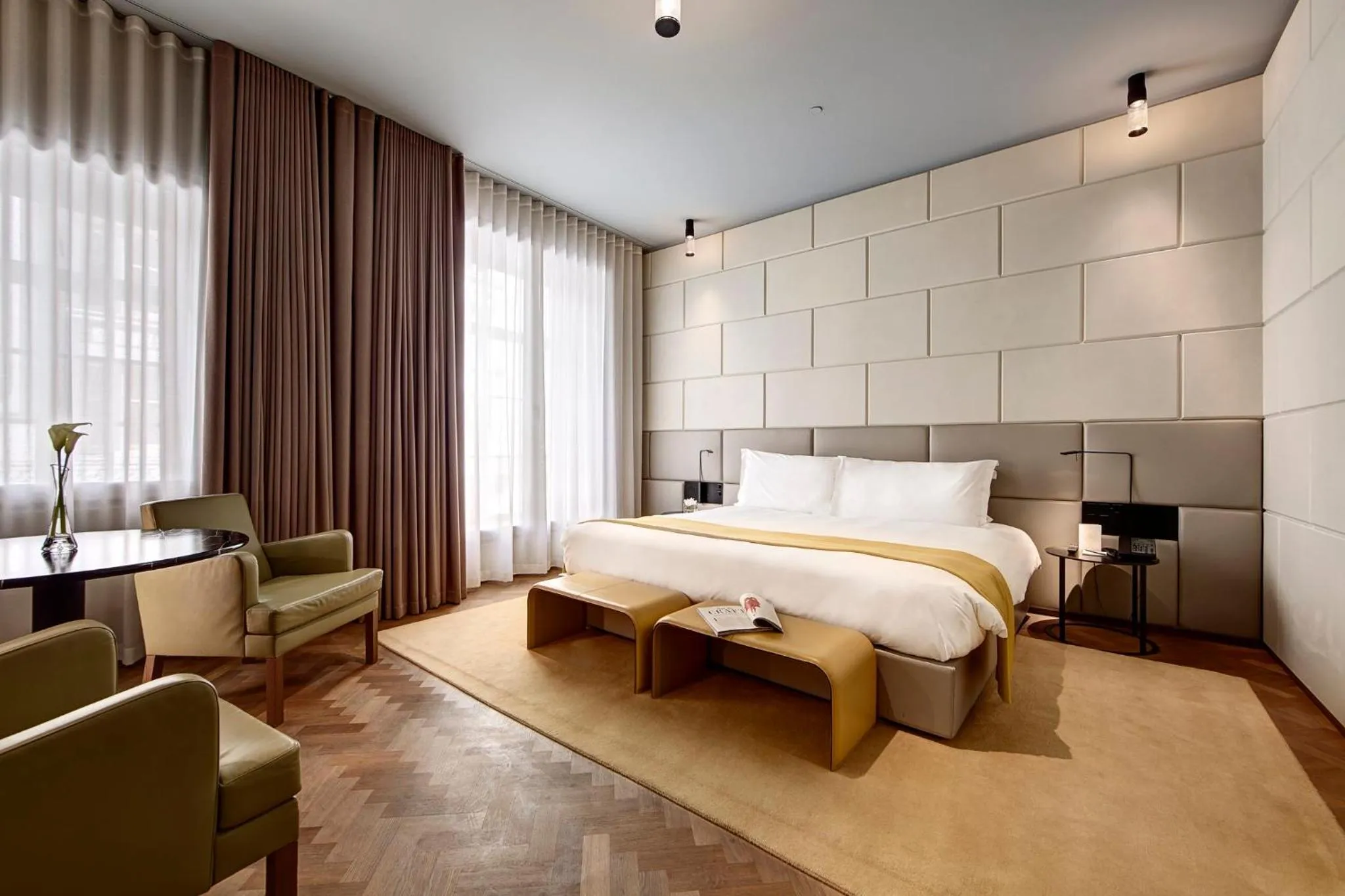 Bedroom, Bed in Hotel Cafe Royal