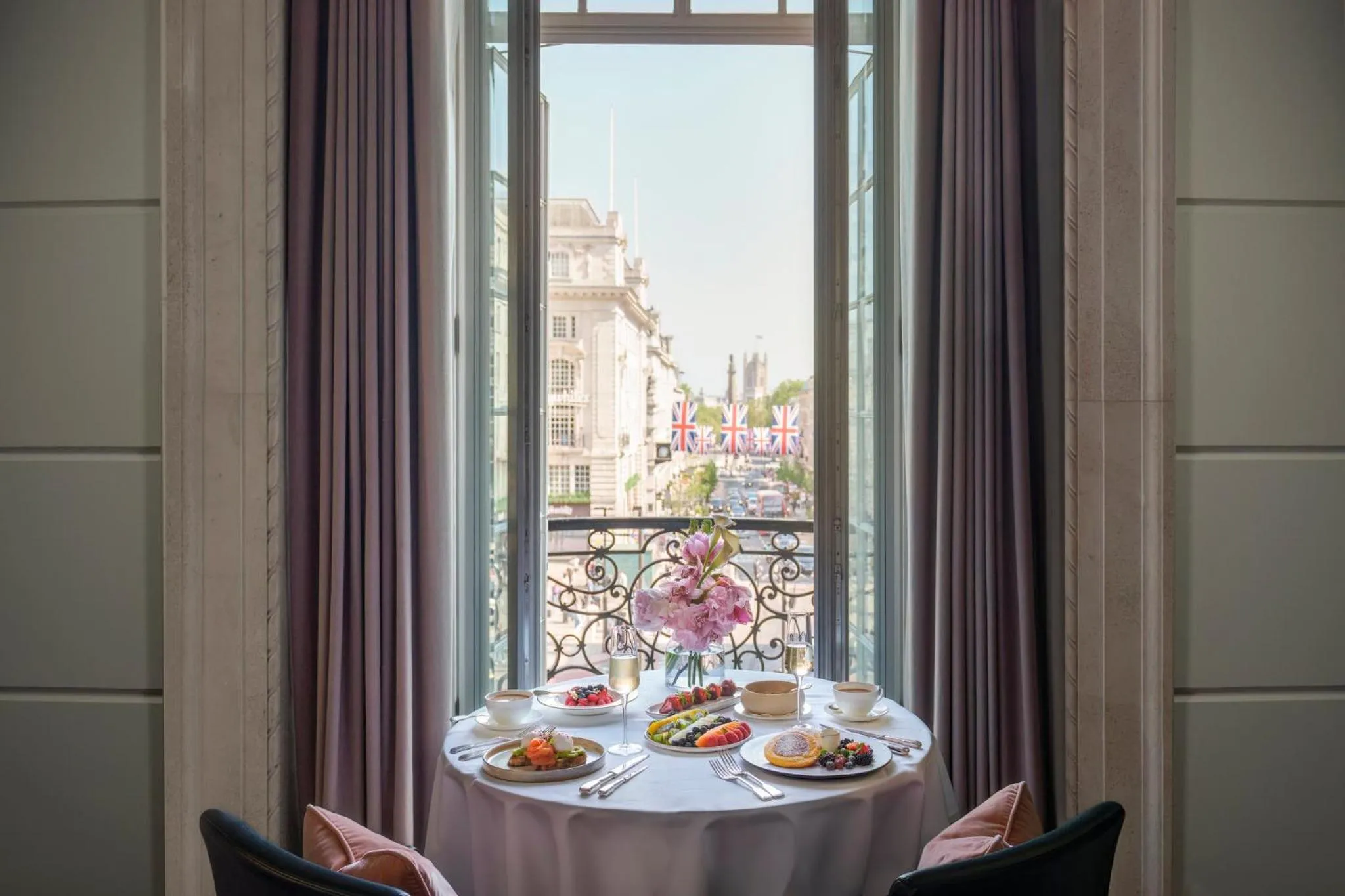 Bedroom in Hotel Cafe Royal