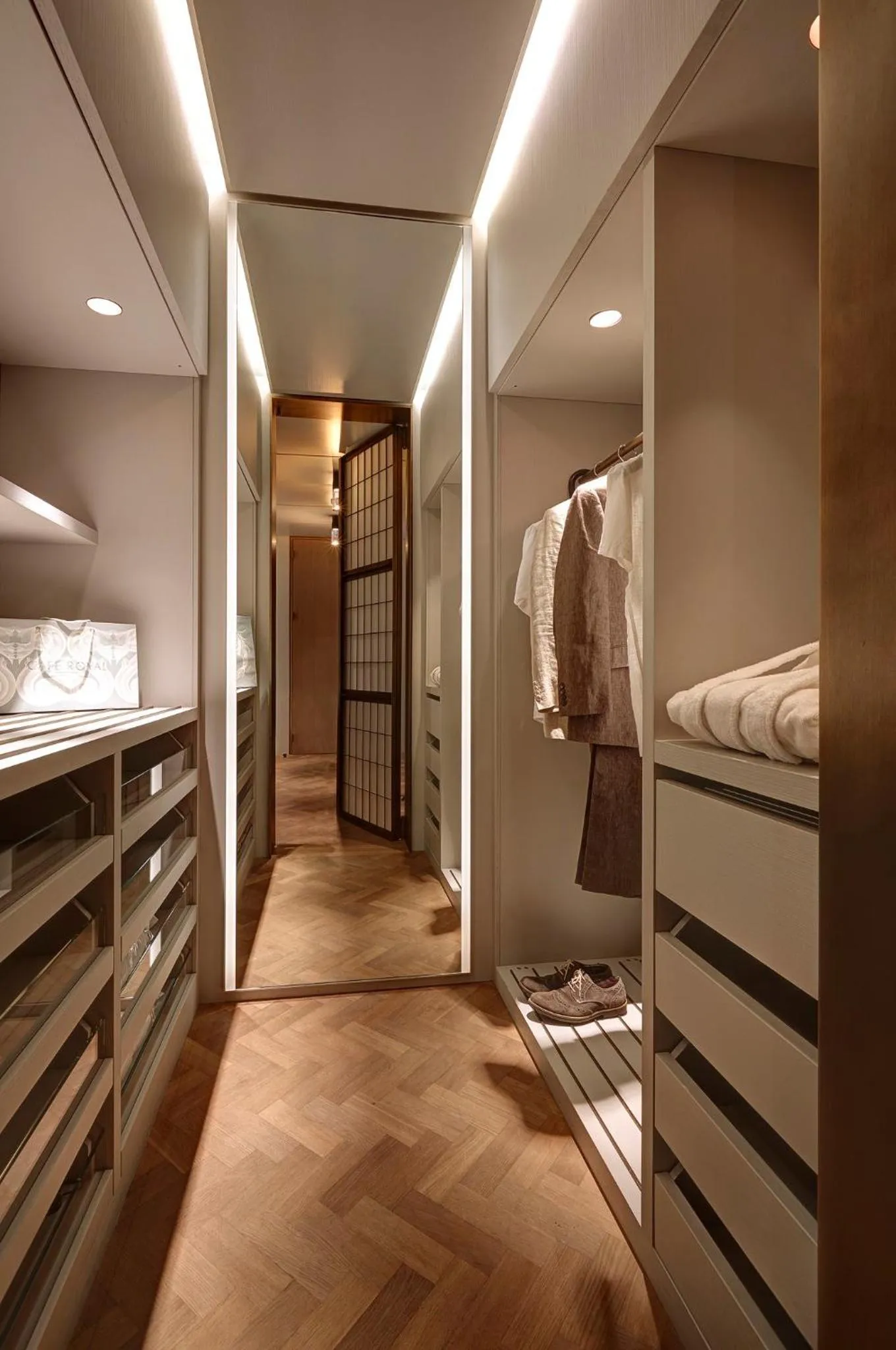 Bedroom, Bed in Hotel Cafe Royal