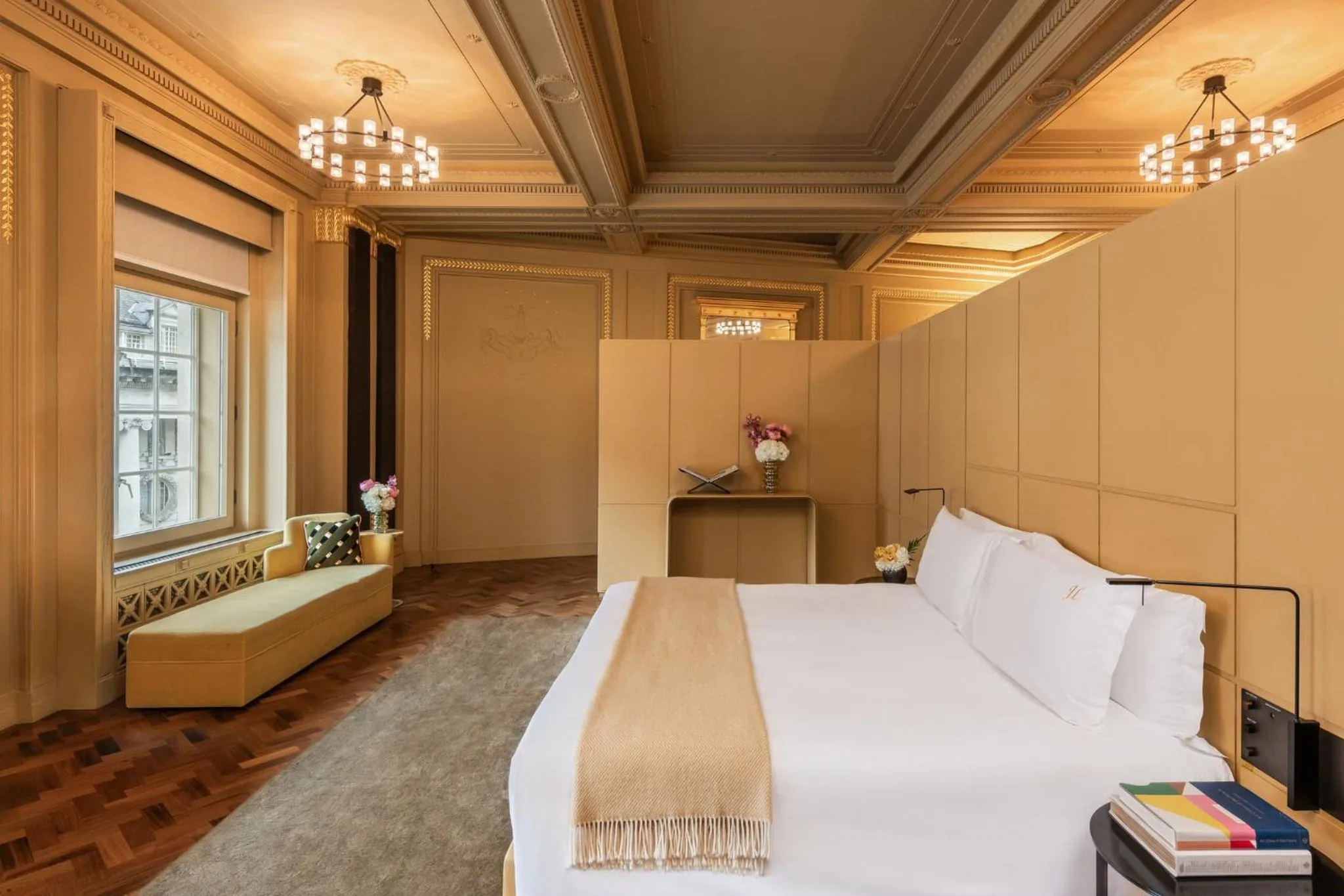 Bedroom, Bed in Hotel Cafe Royal