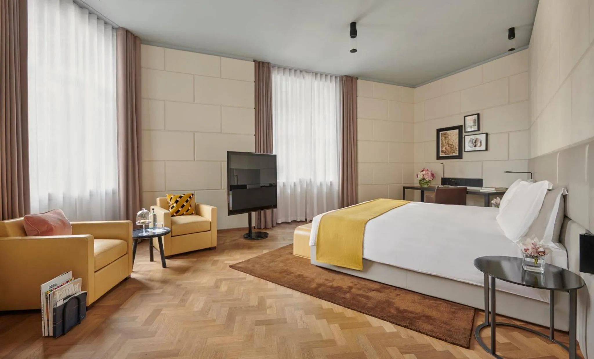 Bedroom, Bed in Hotel Cafe Royal