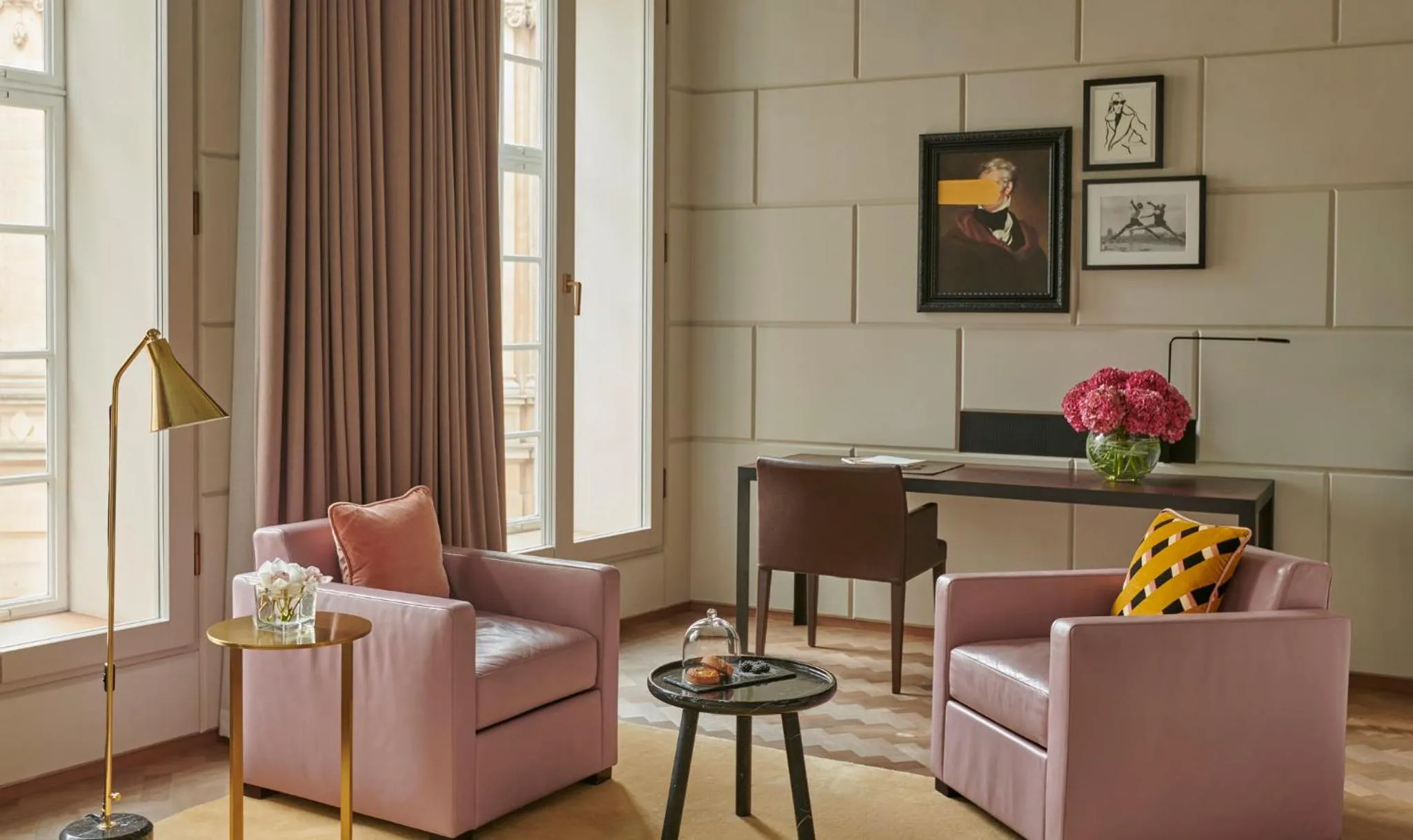 Bedroom in Hotel Cafe Royal